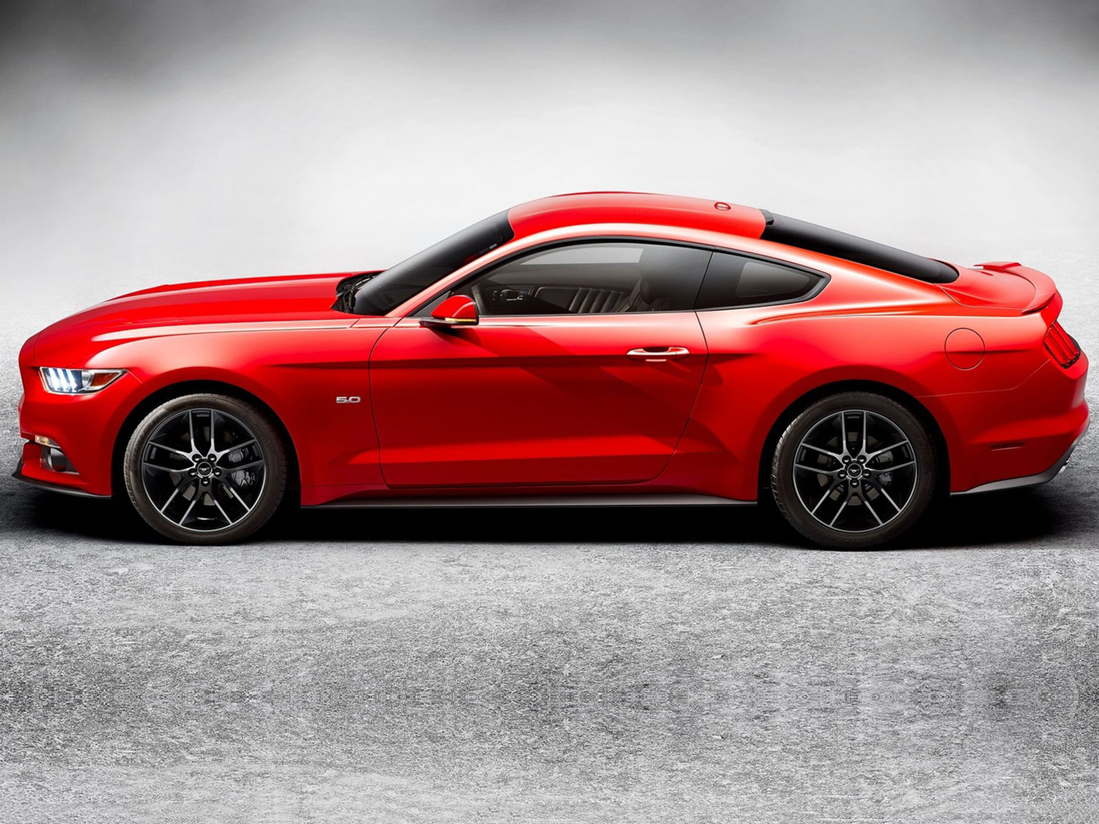 Ford-Mustang_GT_2015_C02