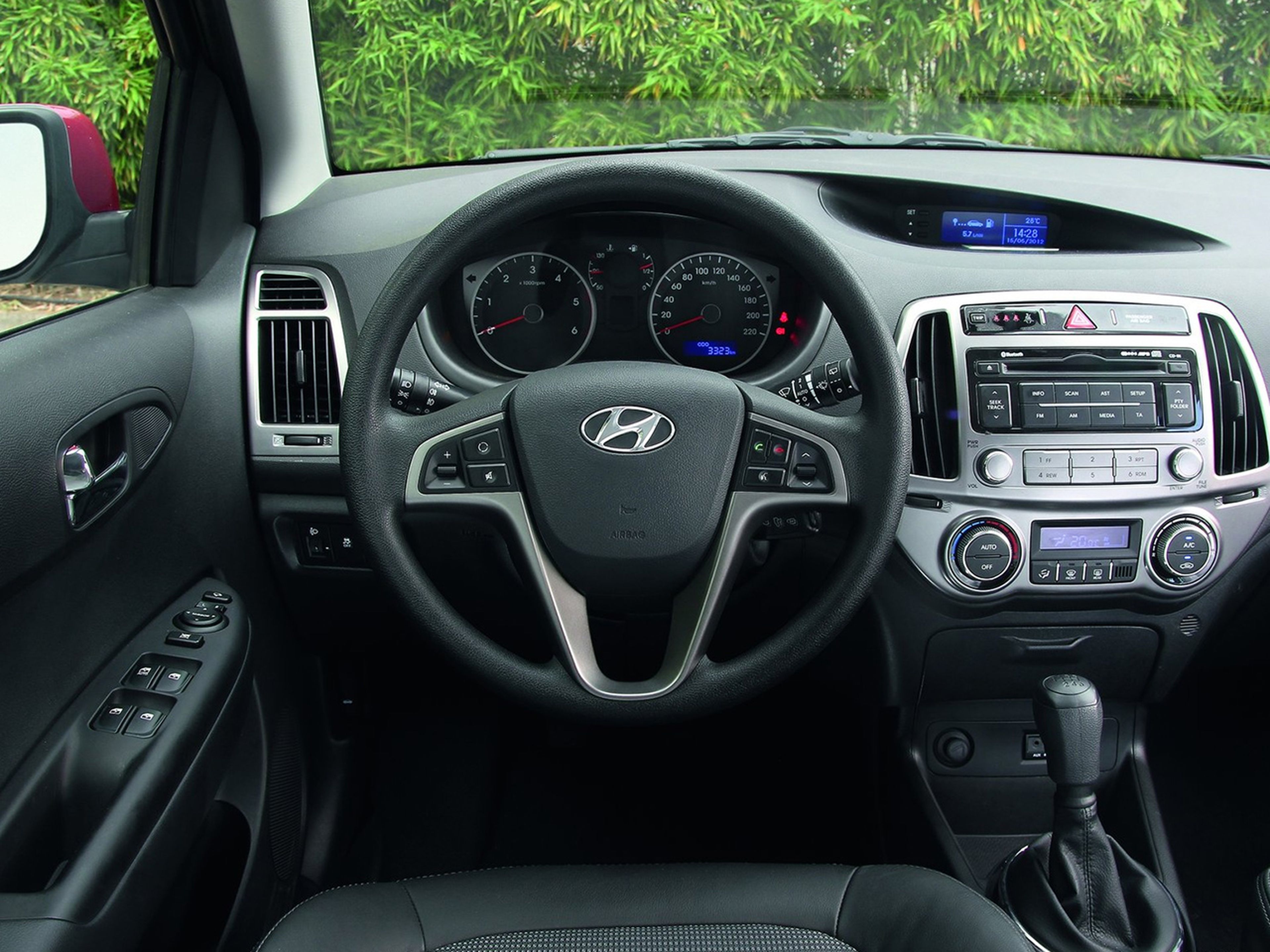 Hyundai-i20-2013-C04