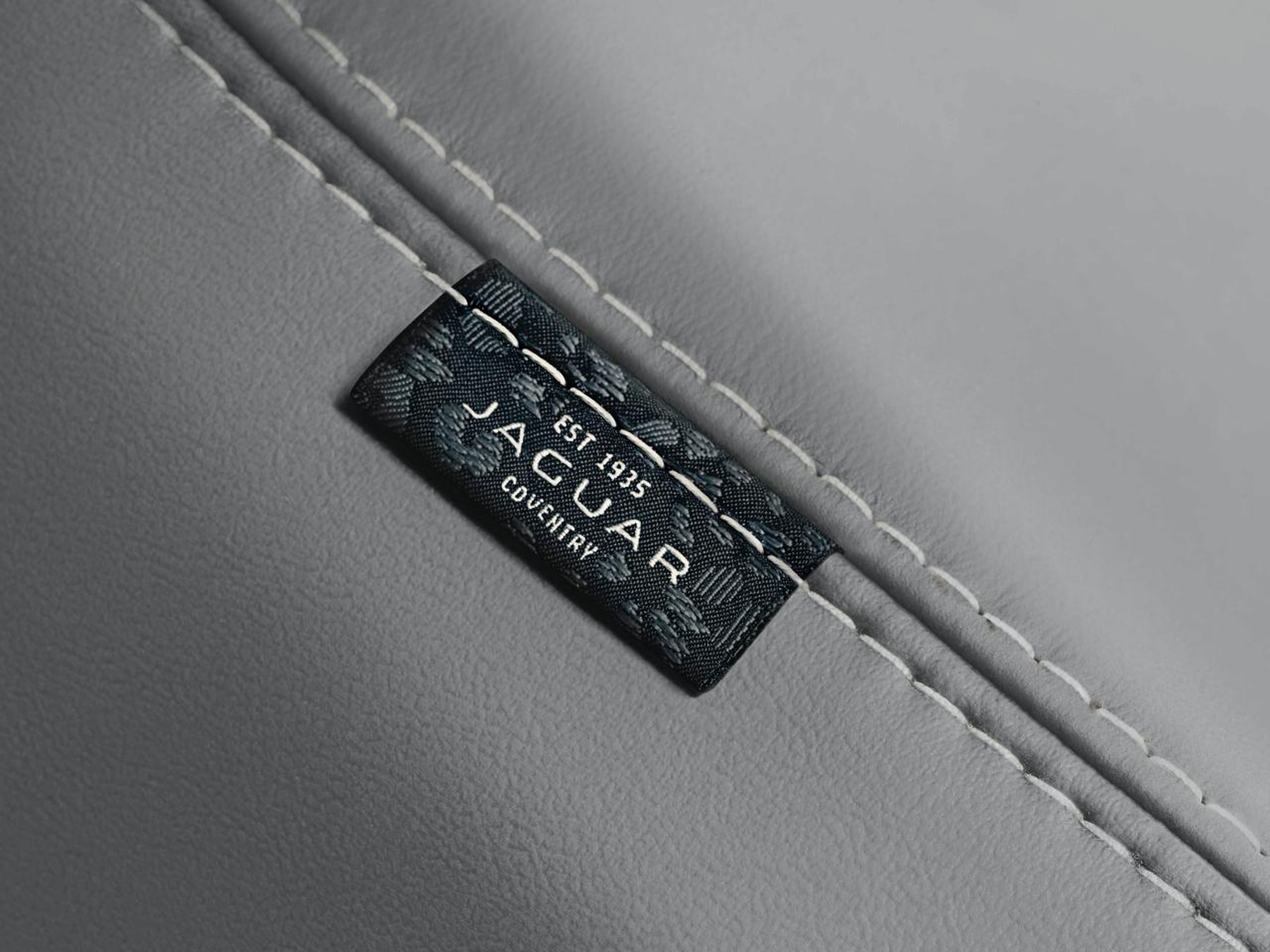 Jaguar E-Pace interior multimedia