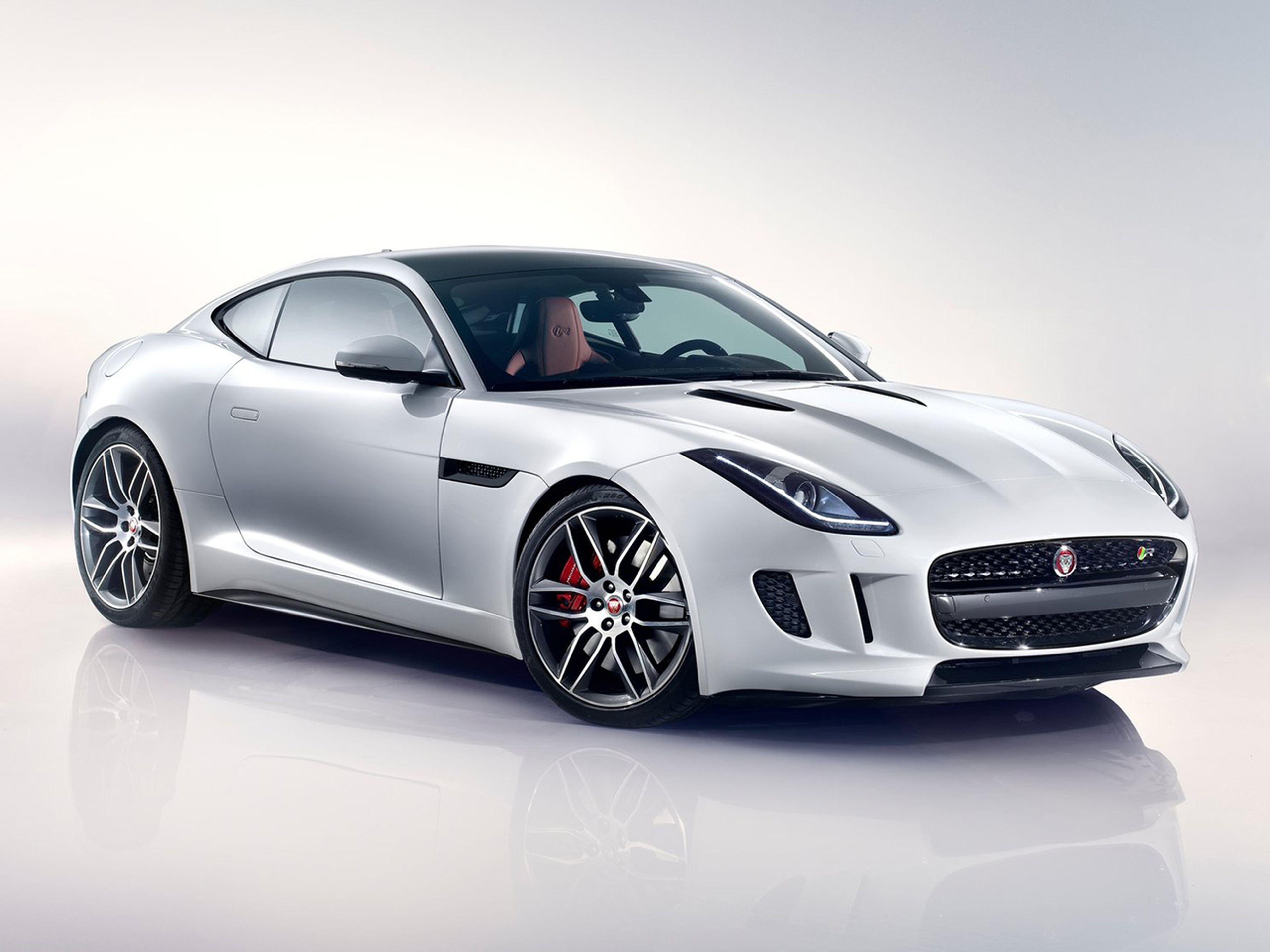 Jaguar-F-Type_R_Coupe_2015_C01