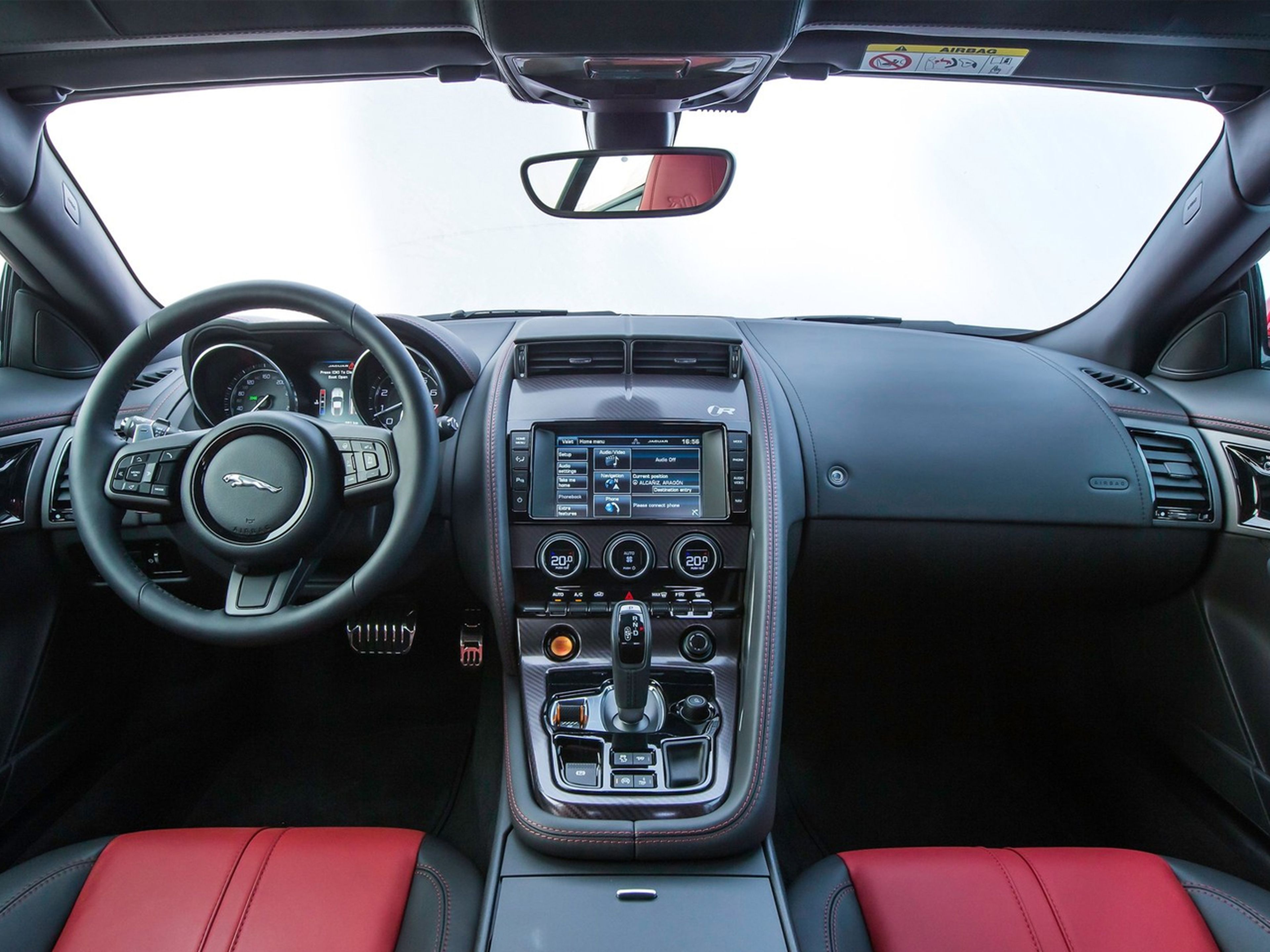 Jaguar-F-Type_R_Coupe_2015_C04