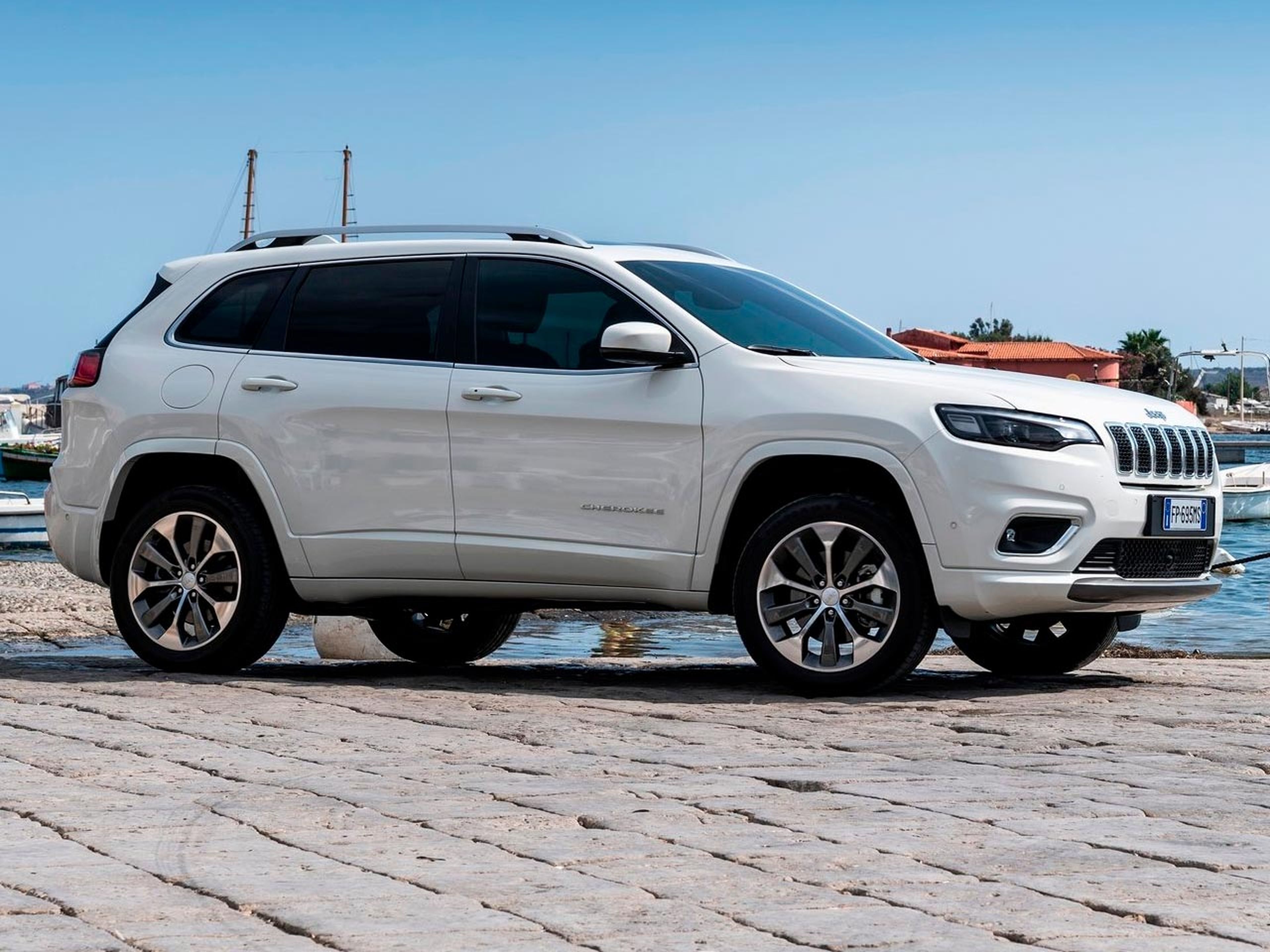 Lateral Jeep Cherokee