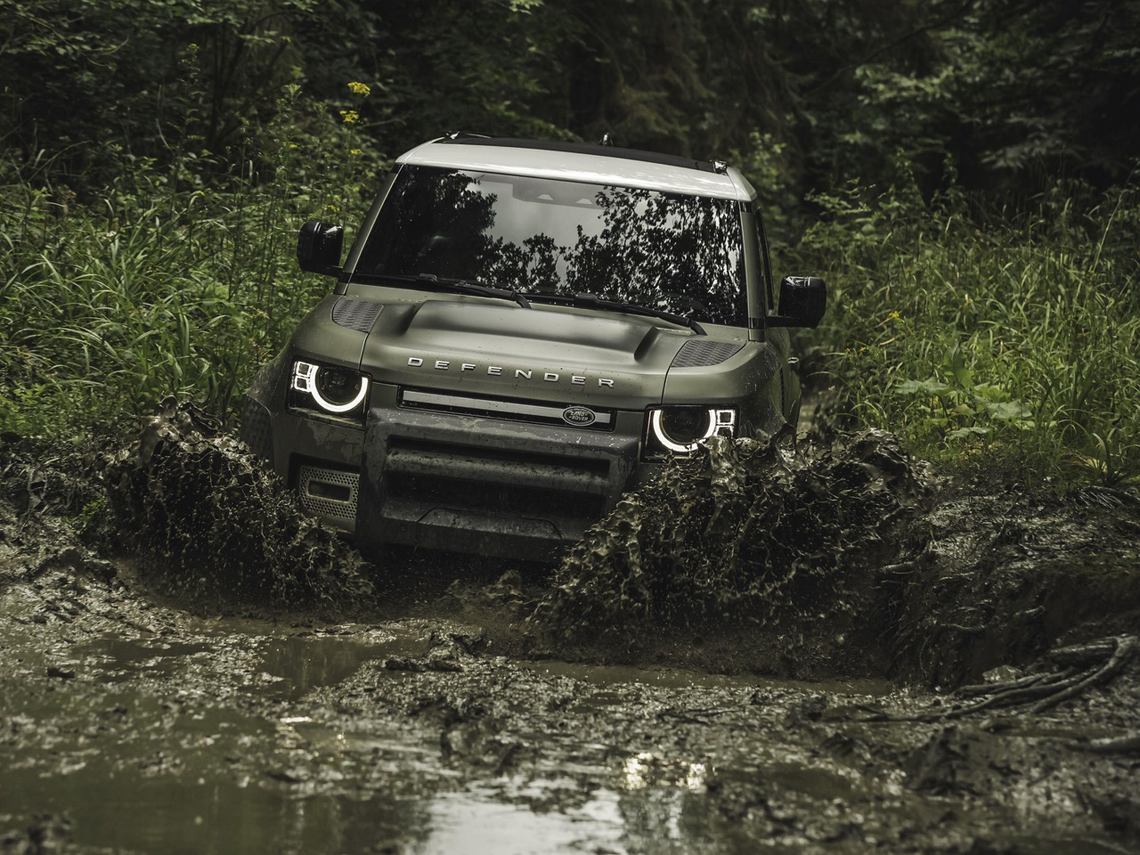 Land Rover Defender río