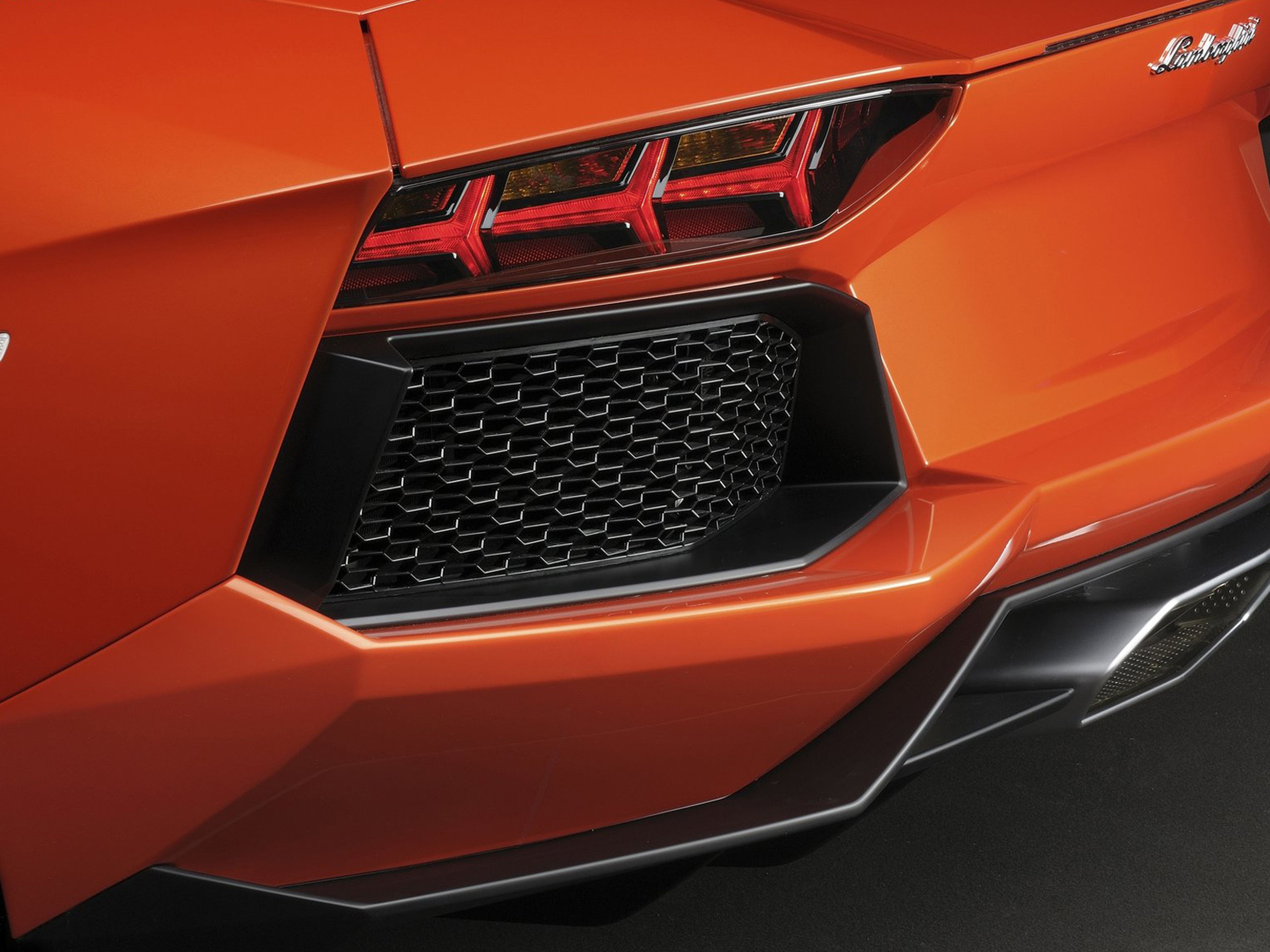 Lamborghini-Aventador_04