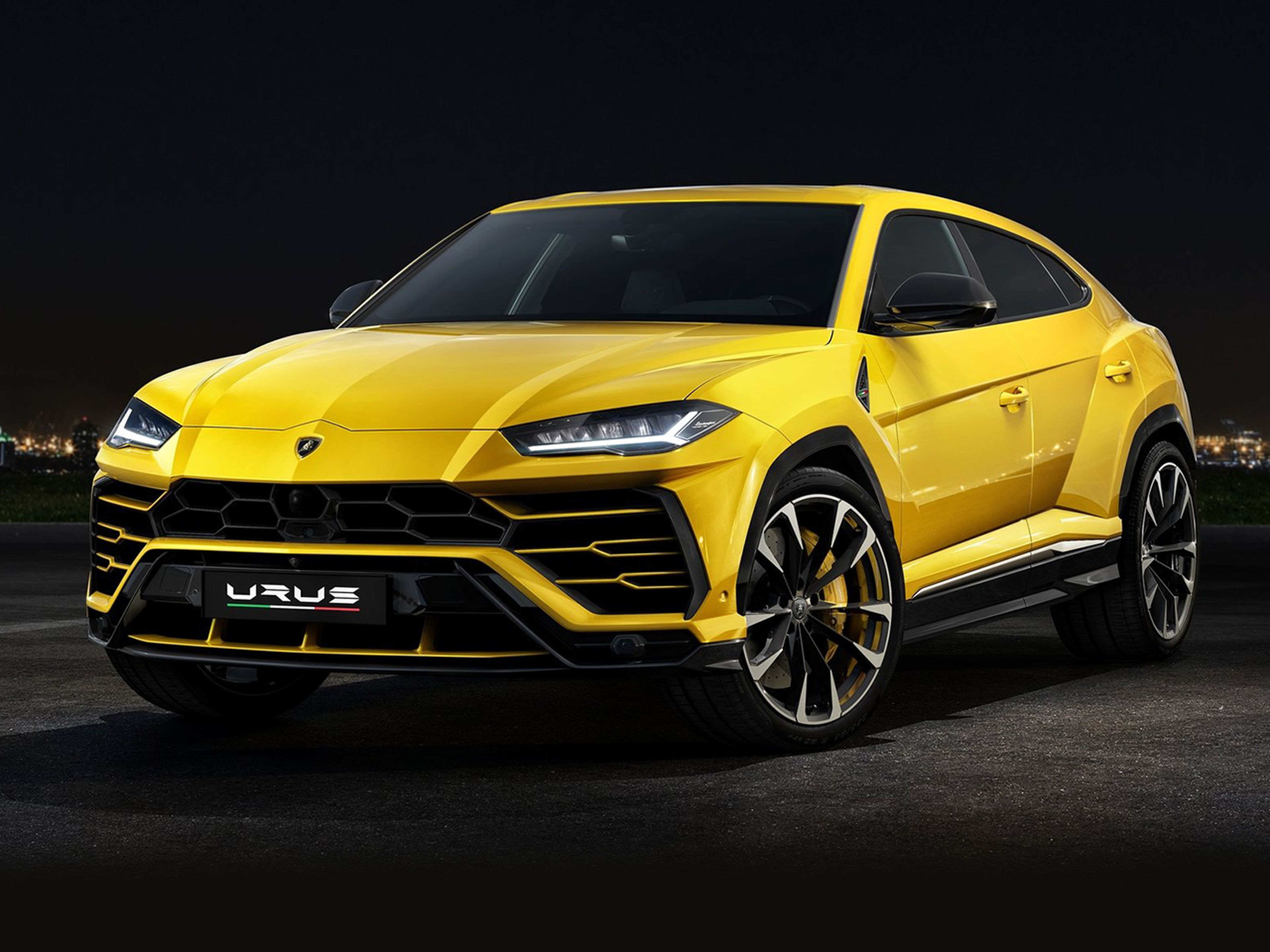Lamborghini-Urus-2019-C01