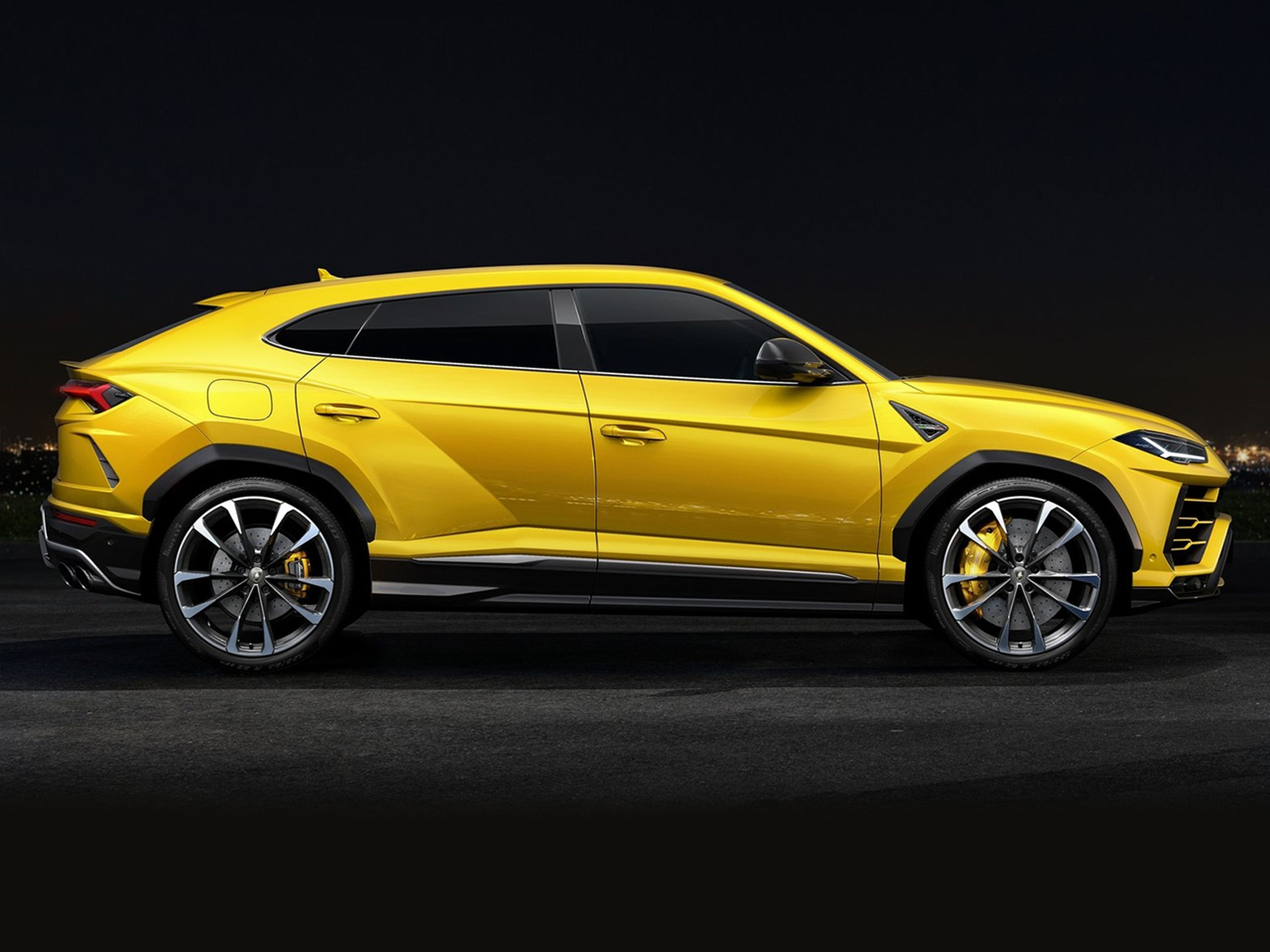 Lamborghini-Urus-2019-C02