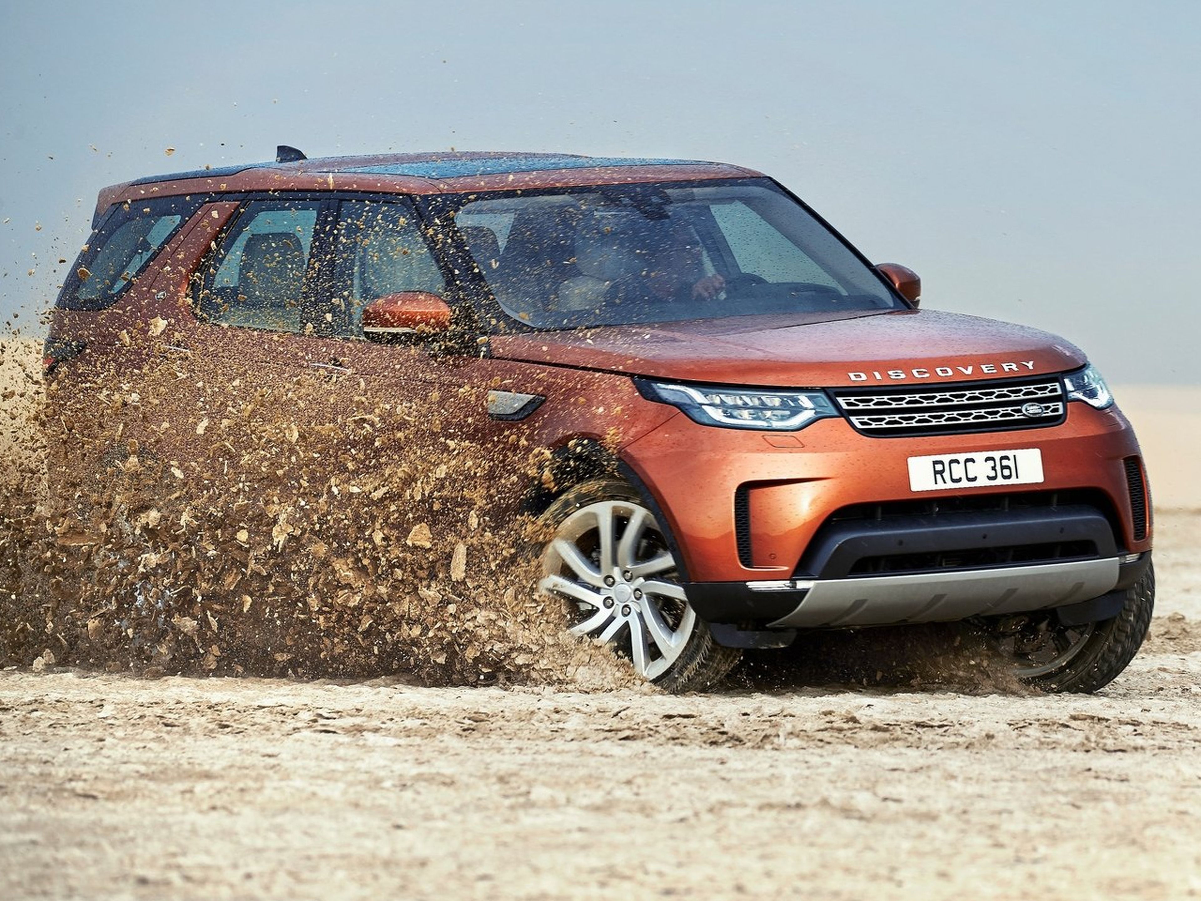 Land_Rover-Discovery-2017-C07
