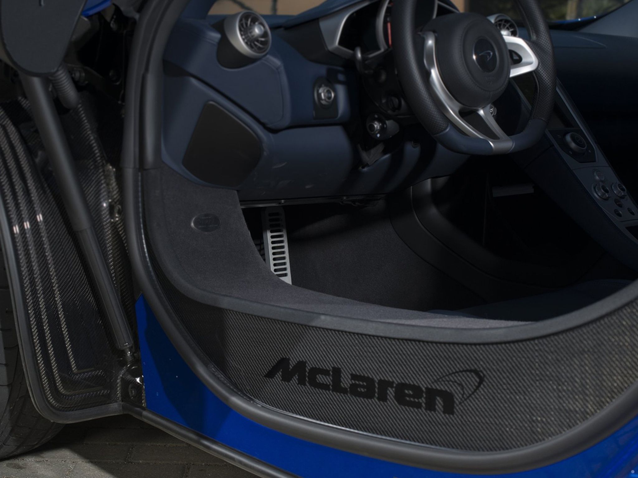 McLaren-650S_2015_06
