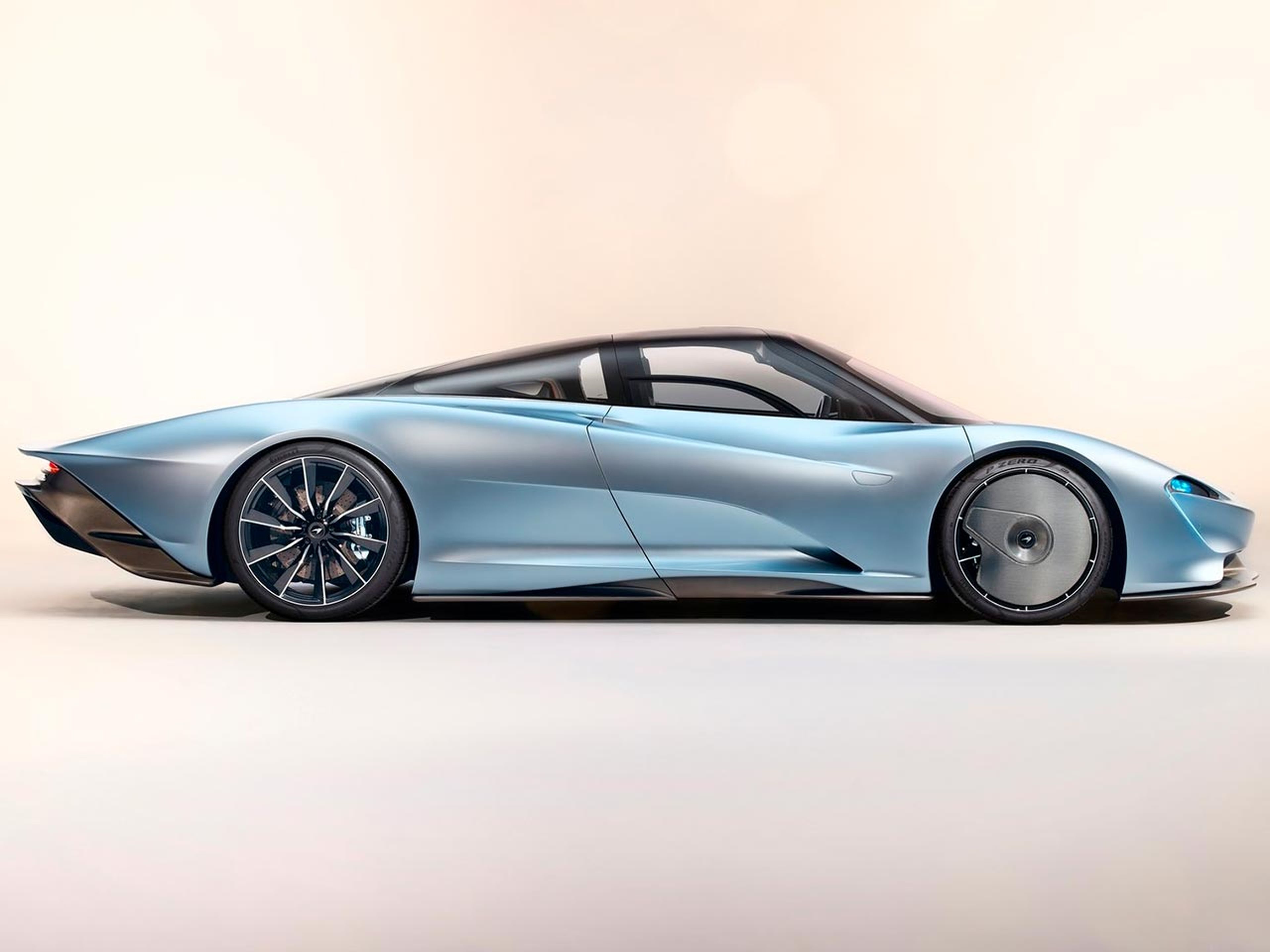 McLaren-Speedtail-2020-C02