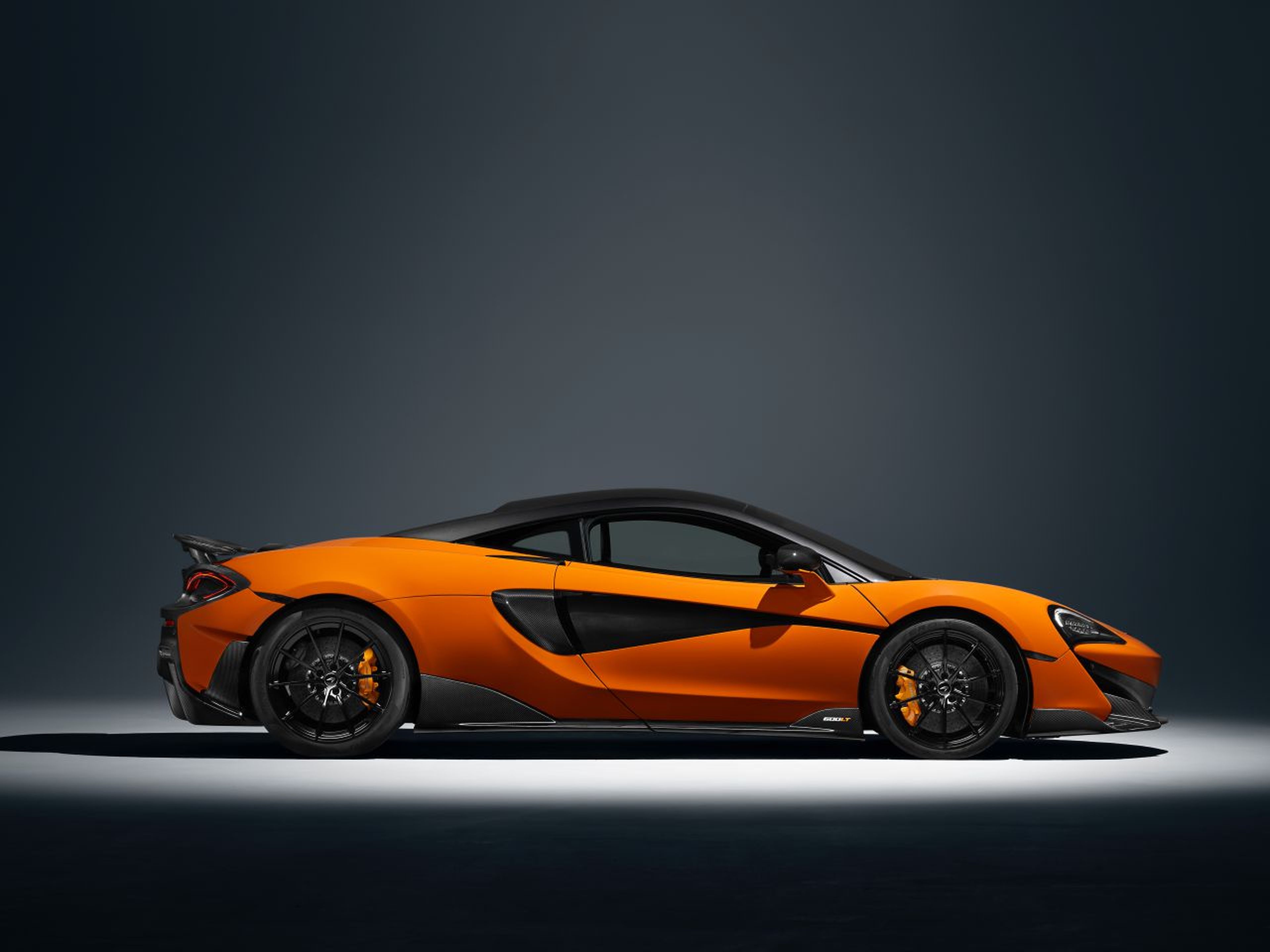 McLaren 600 LT vista lateral