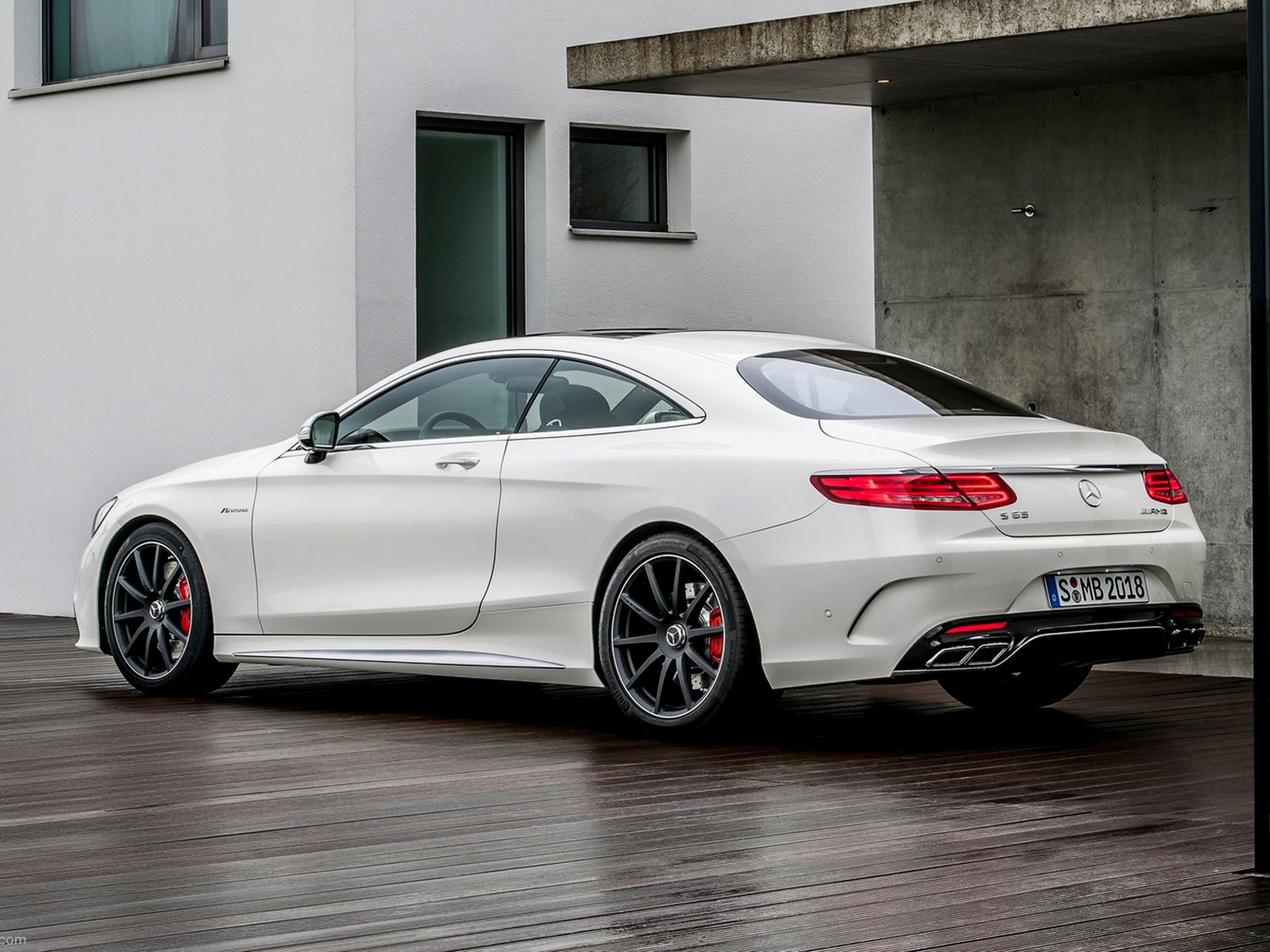 Mercedes-Benz-S63_AMG_Coupe_02