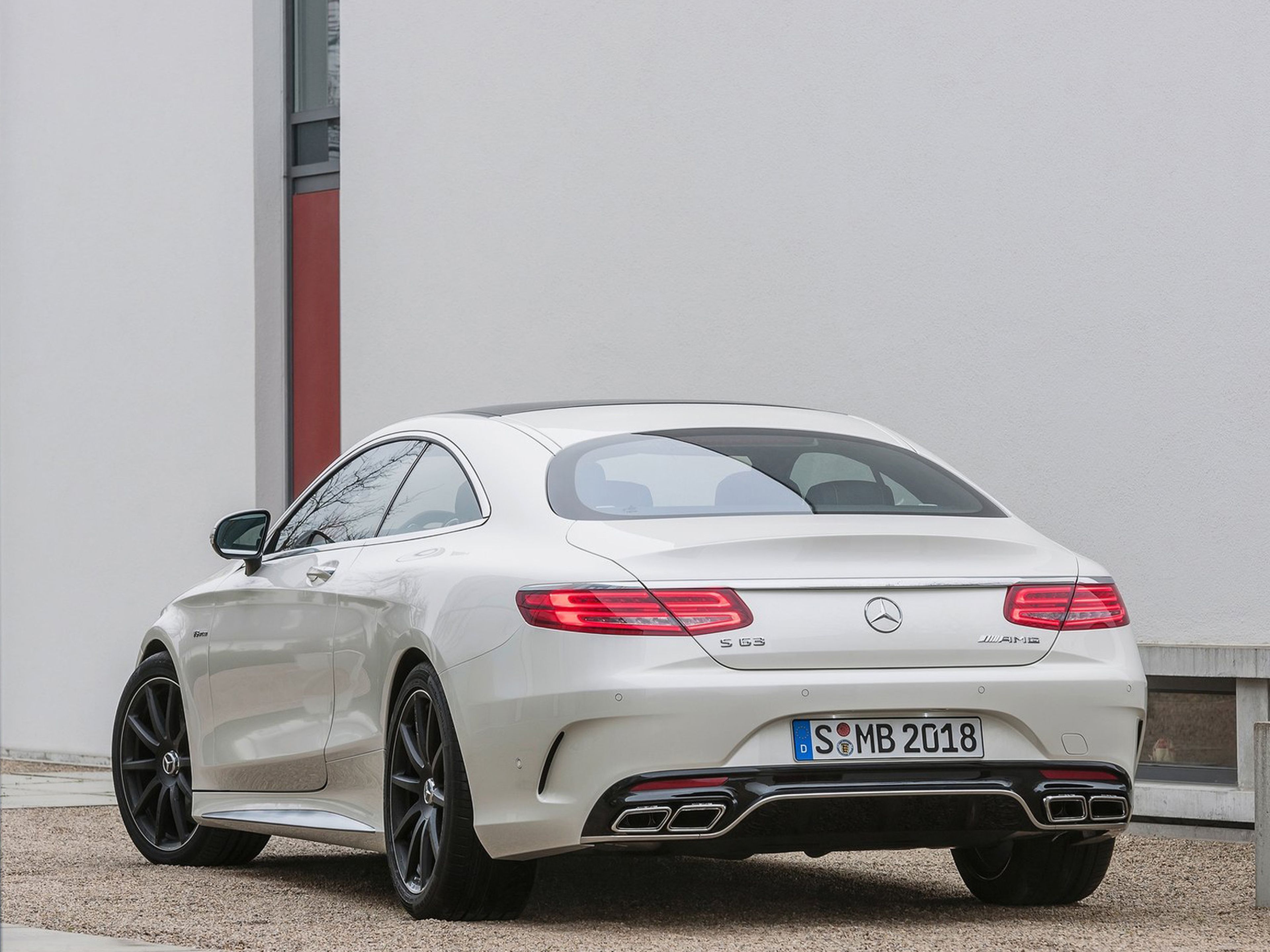 Mercedes-Benz-S63_AMG_Coupe_05