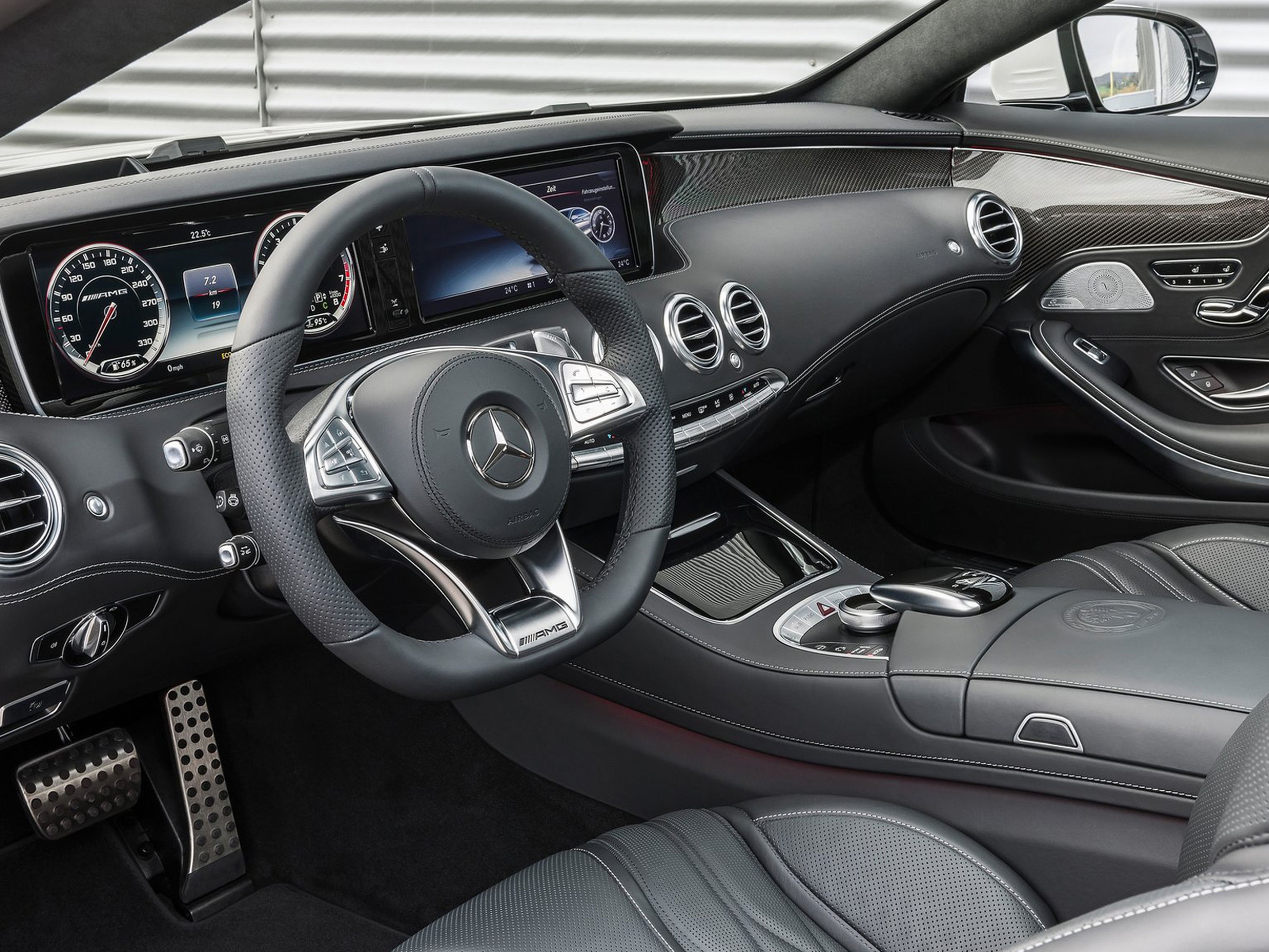 Mercedes-Benz-S63_AMG_Coupe_08