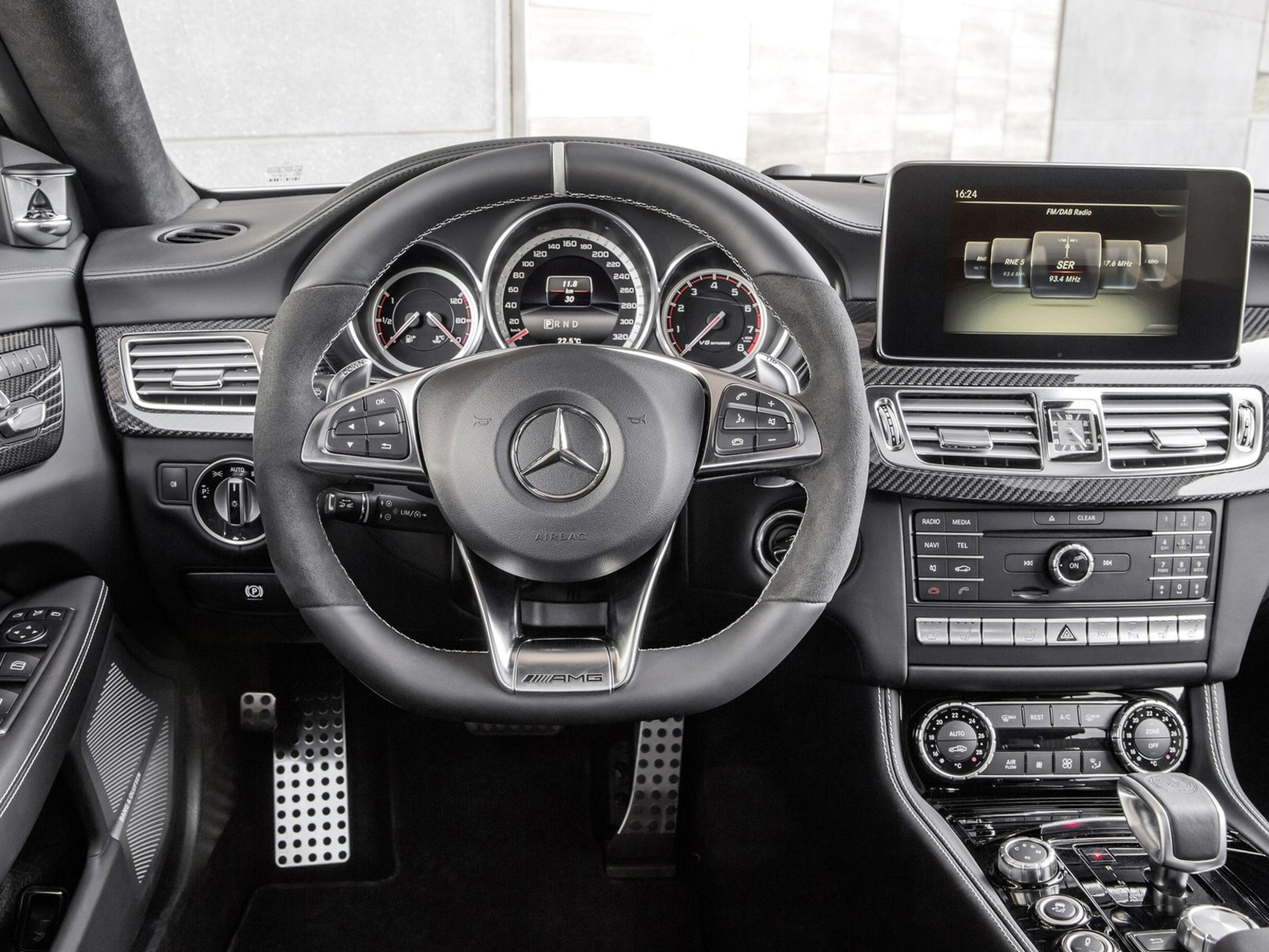 Mercedes-CLS63_AMG_2015_06