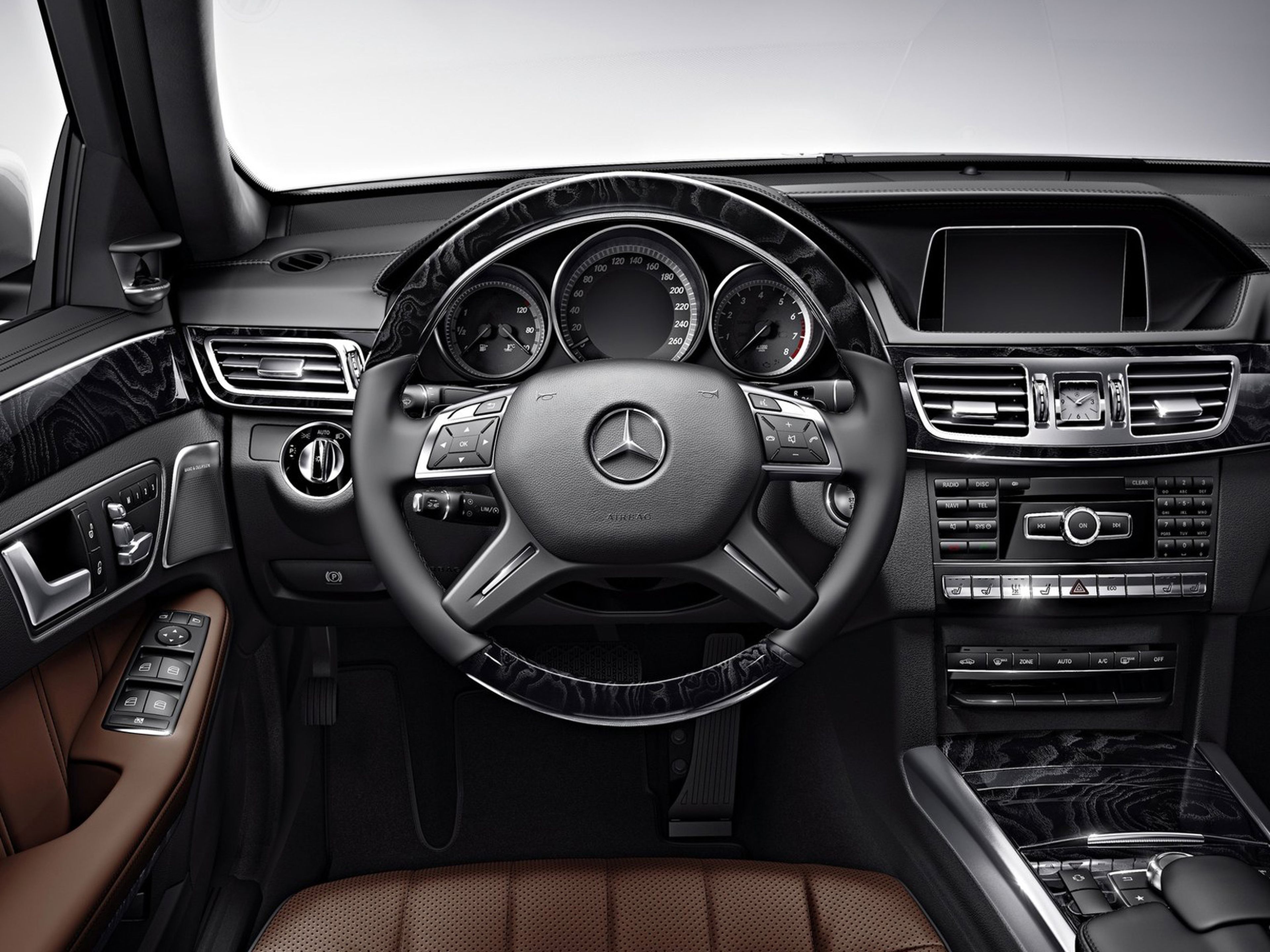 Mercedes-E-Class_2014_07