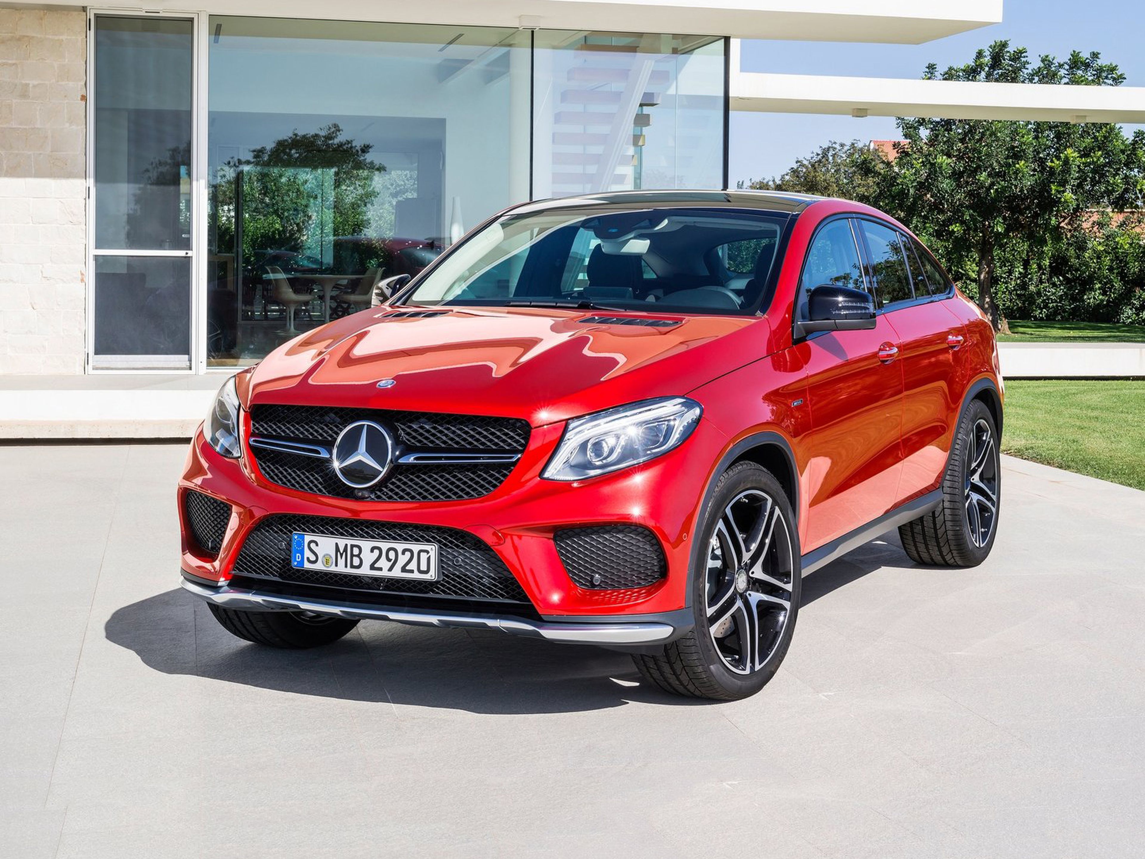 Mercedes-GLE450_Coupe_01