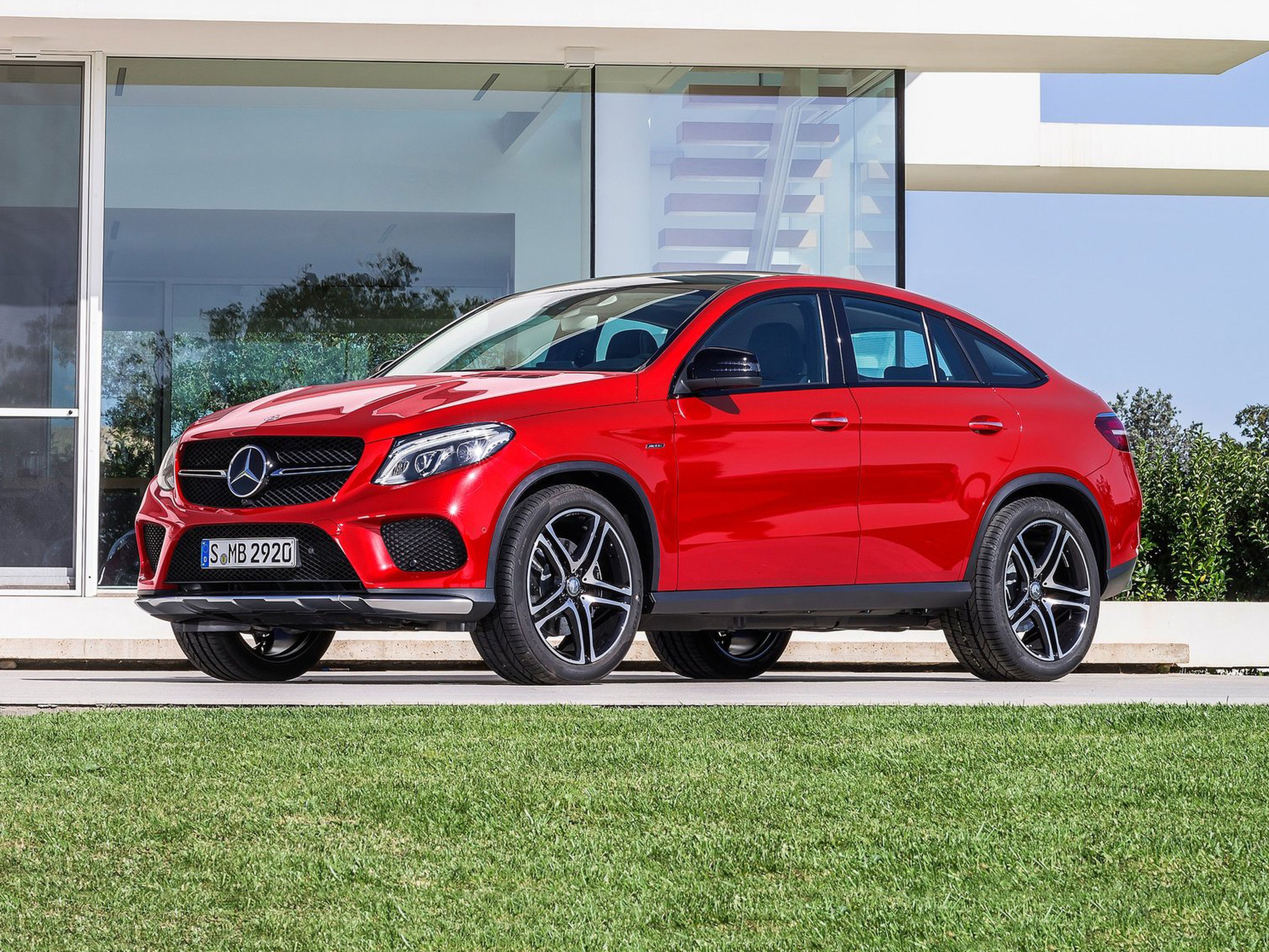 Mercedes-GLE450_Coupe_02