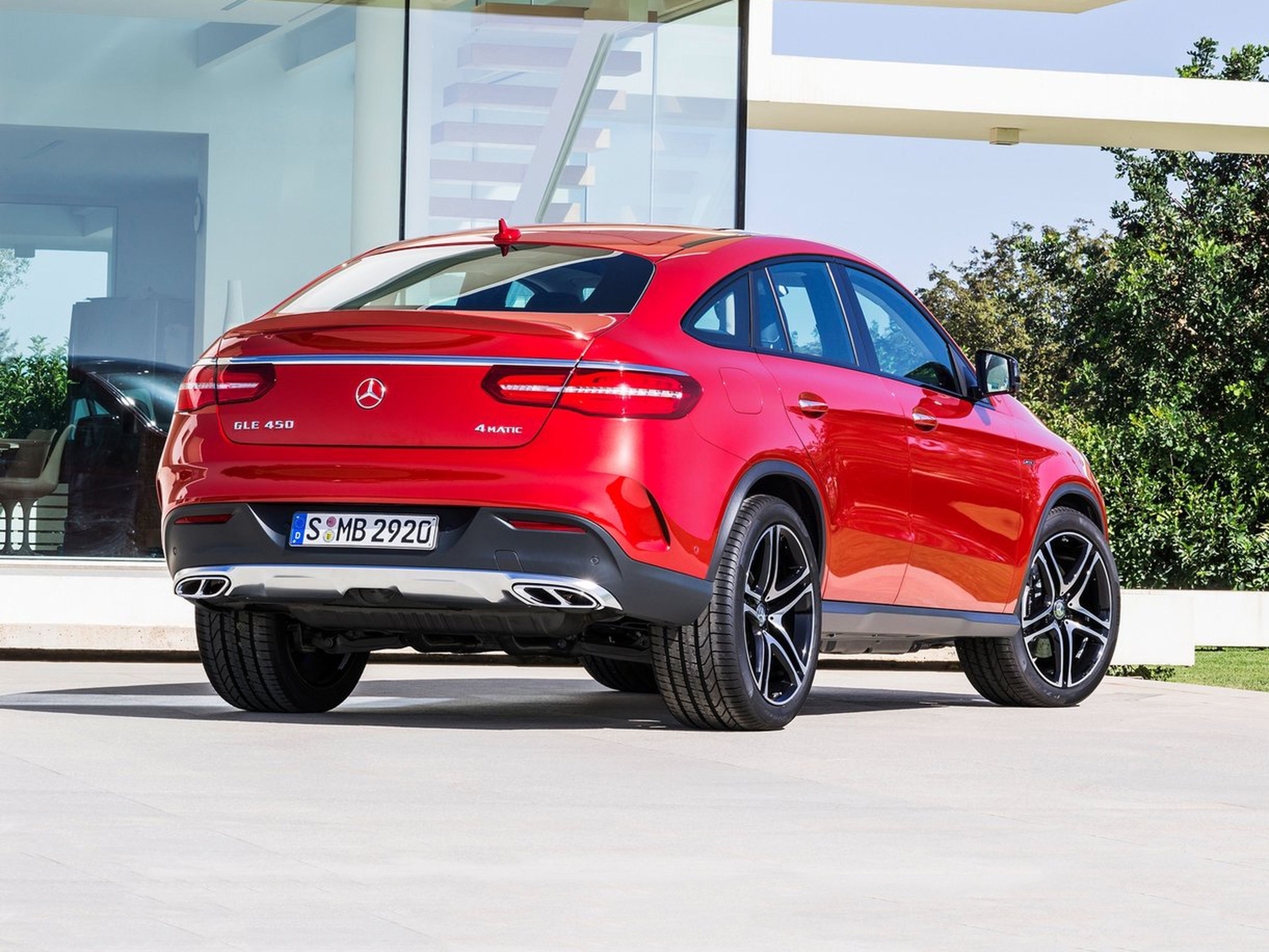 Mercedes-GLE450_Coupe_03