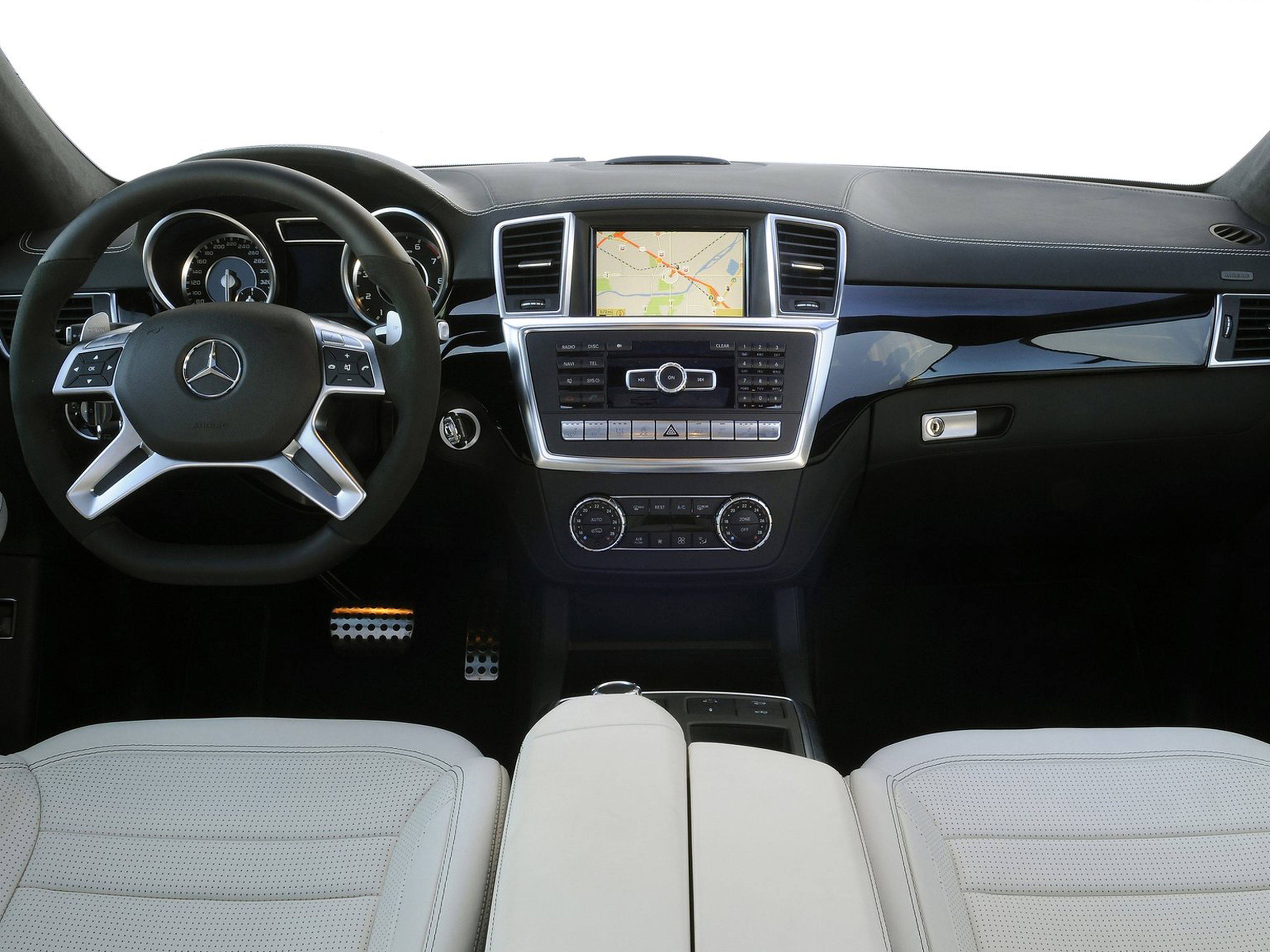 Mercedes-ML63_AMG_2012_06