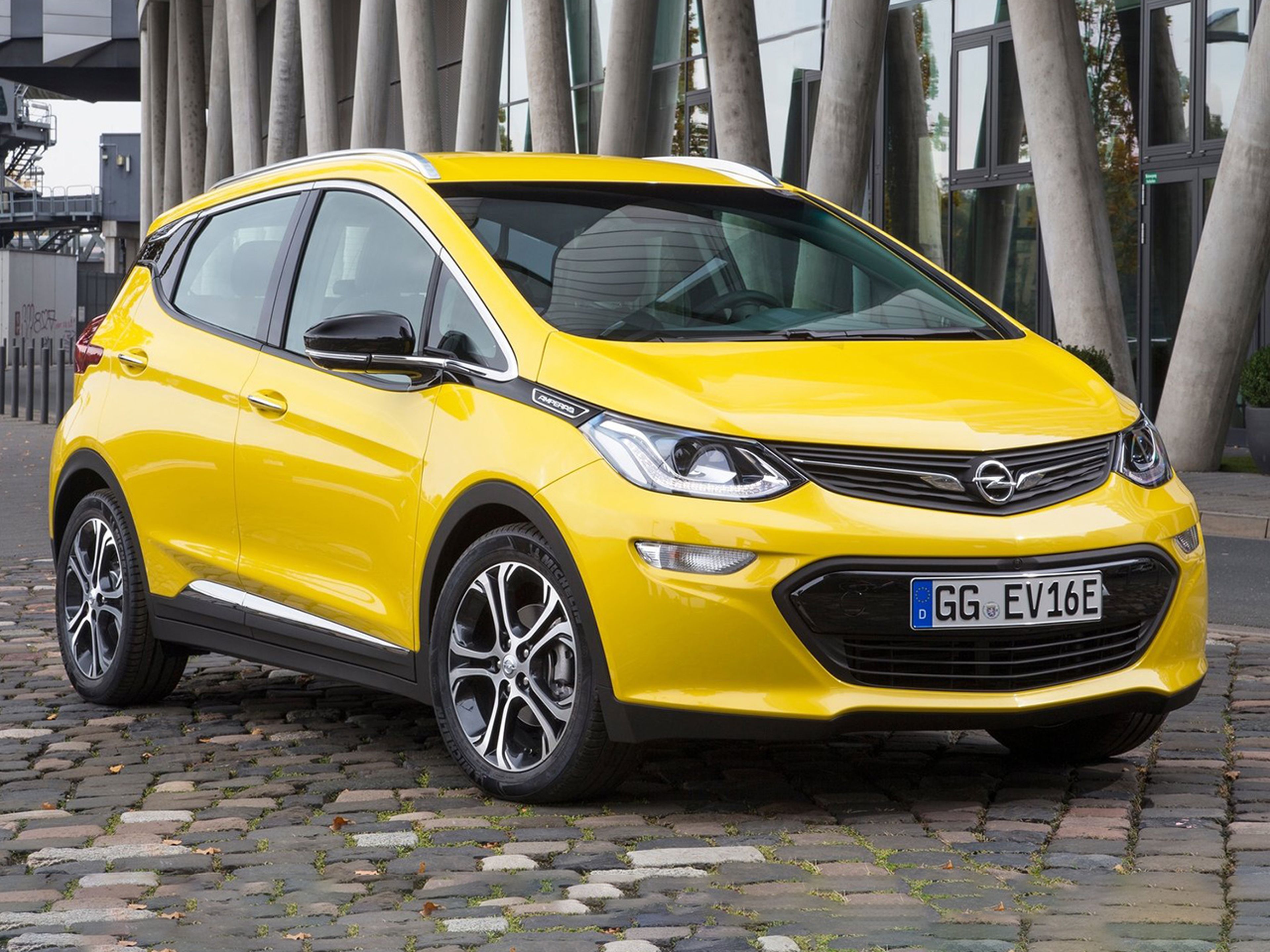 Opel-Ampera-e-2017-C01_0