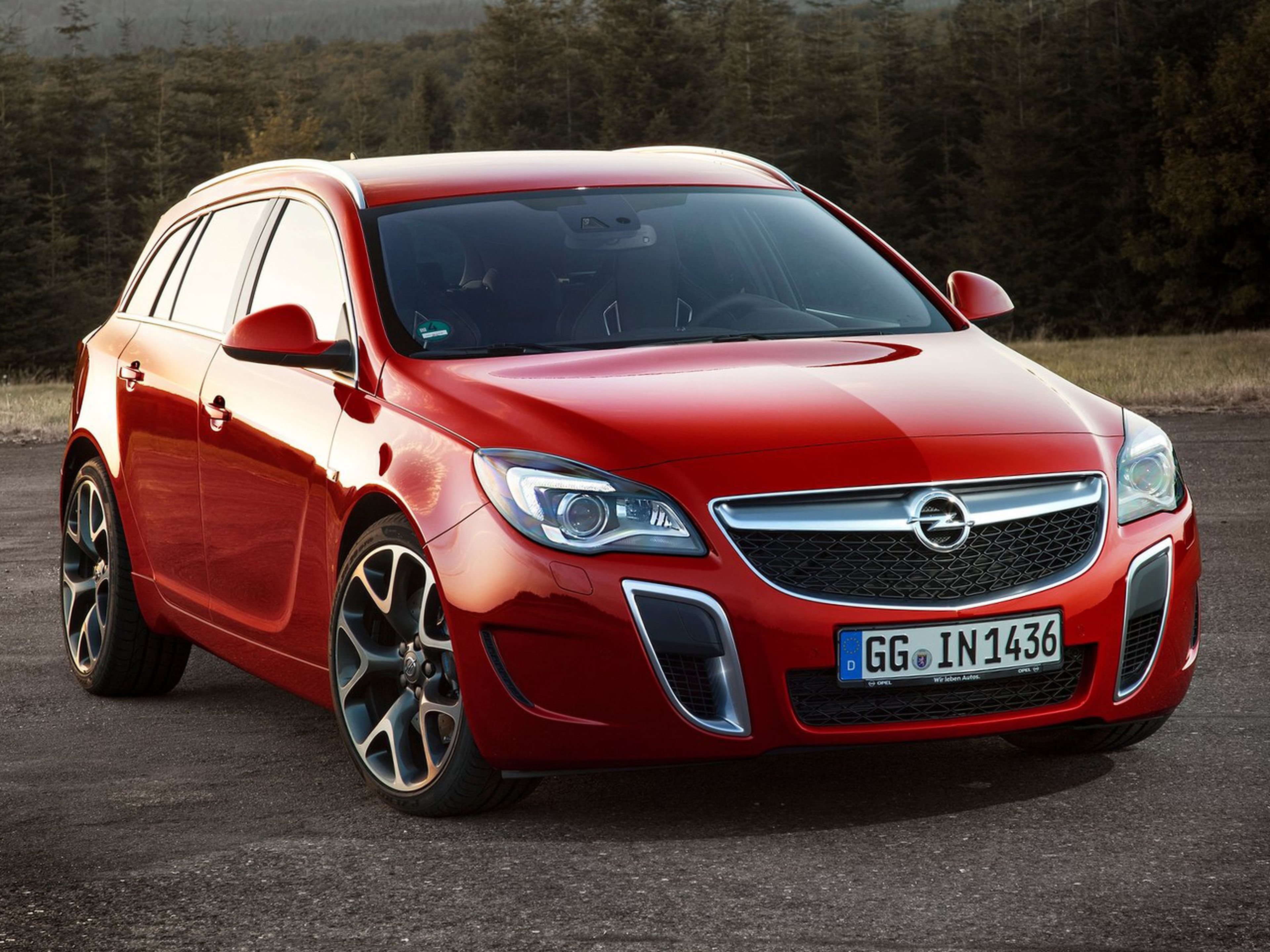 Opel-Insignia_OPC_ST_2014_C01