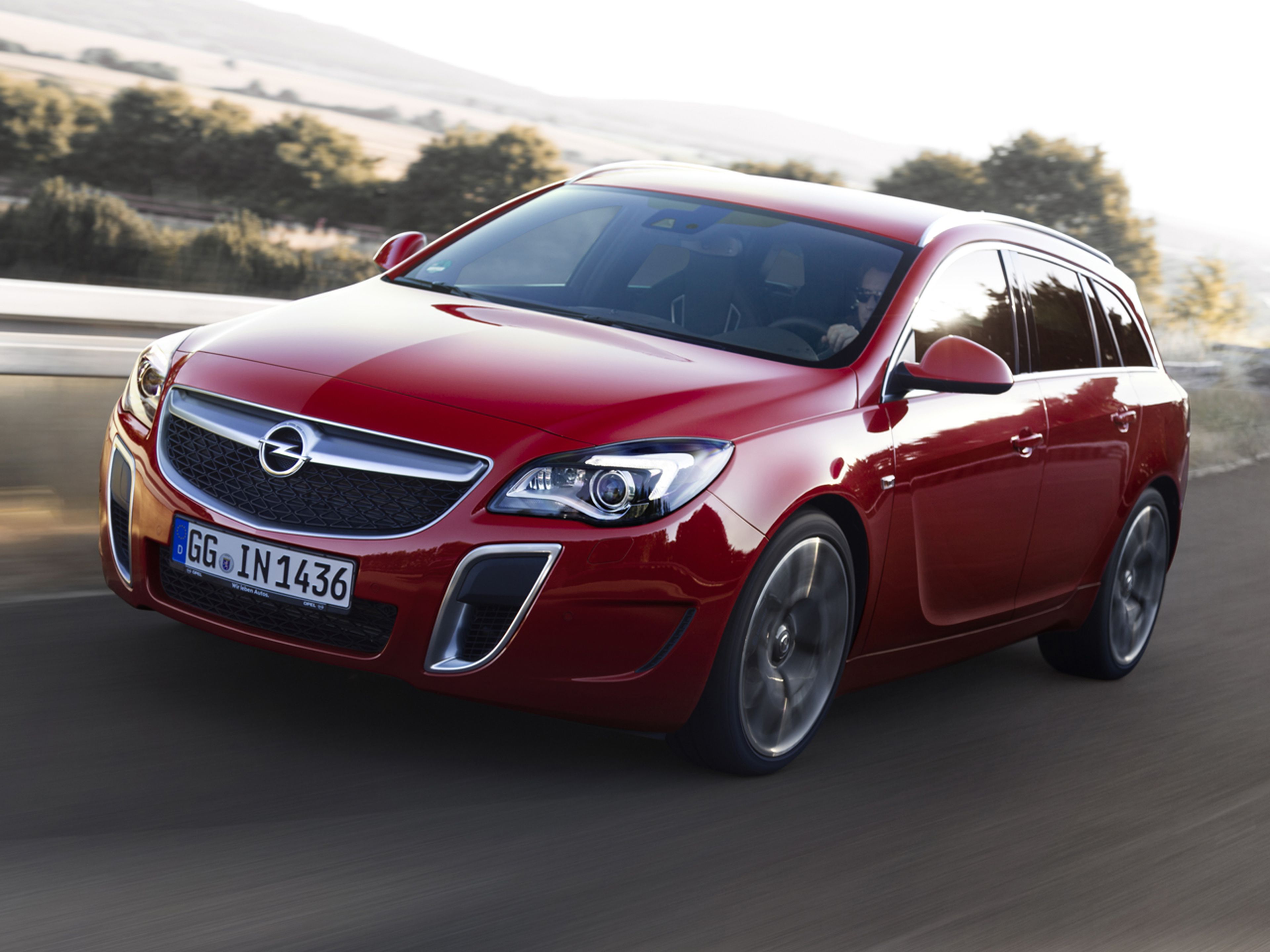 Opel-Insignia_OPC_ST_2014_C07