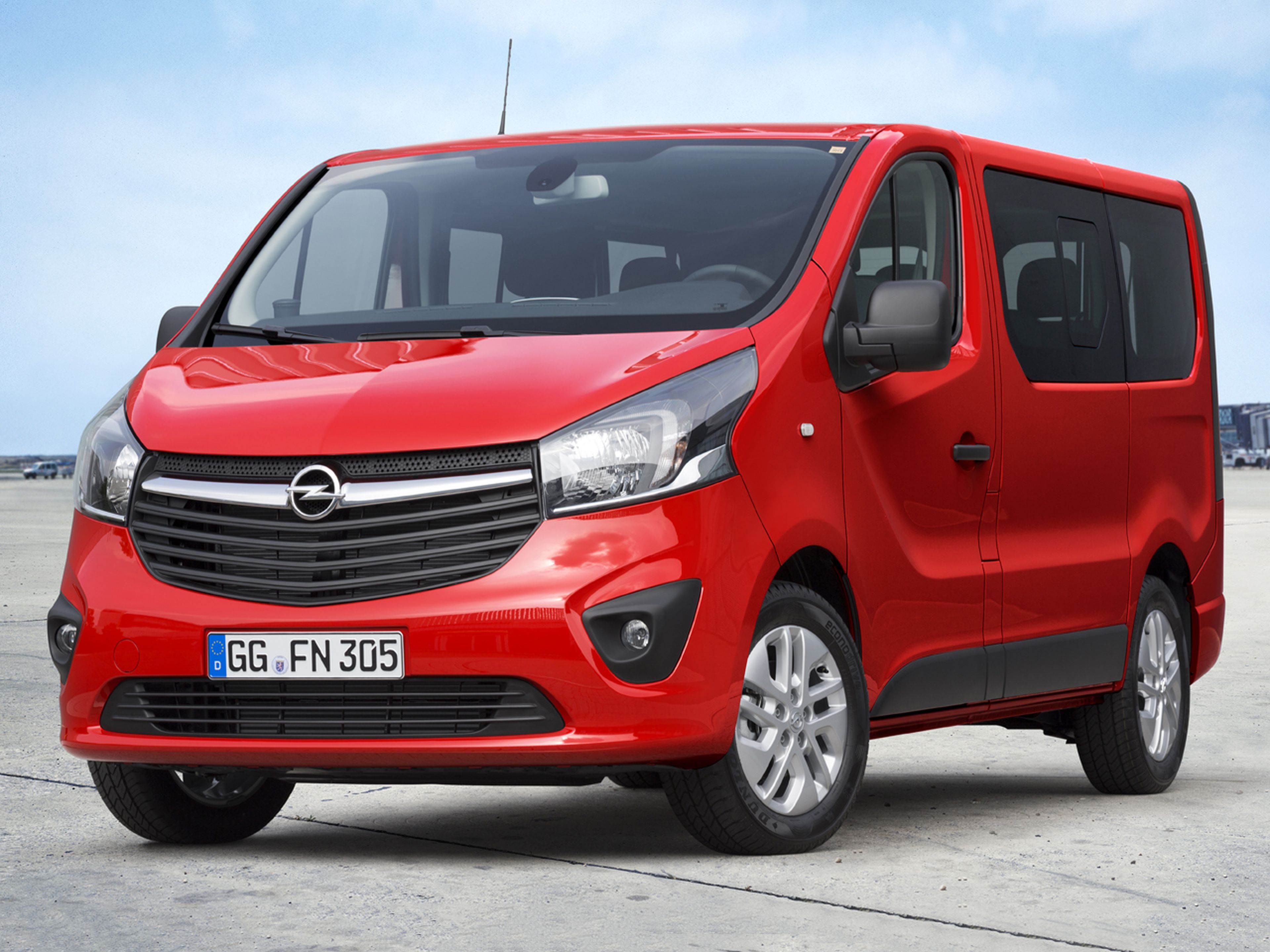Opel-Vivaro-2015_Combi-C01