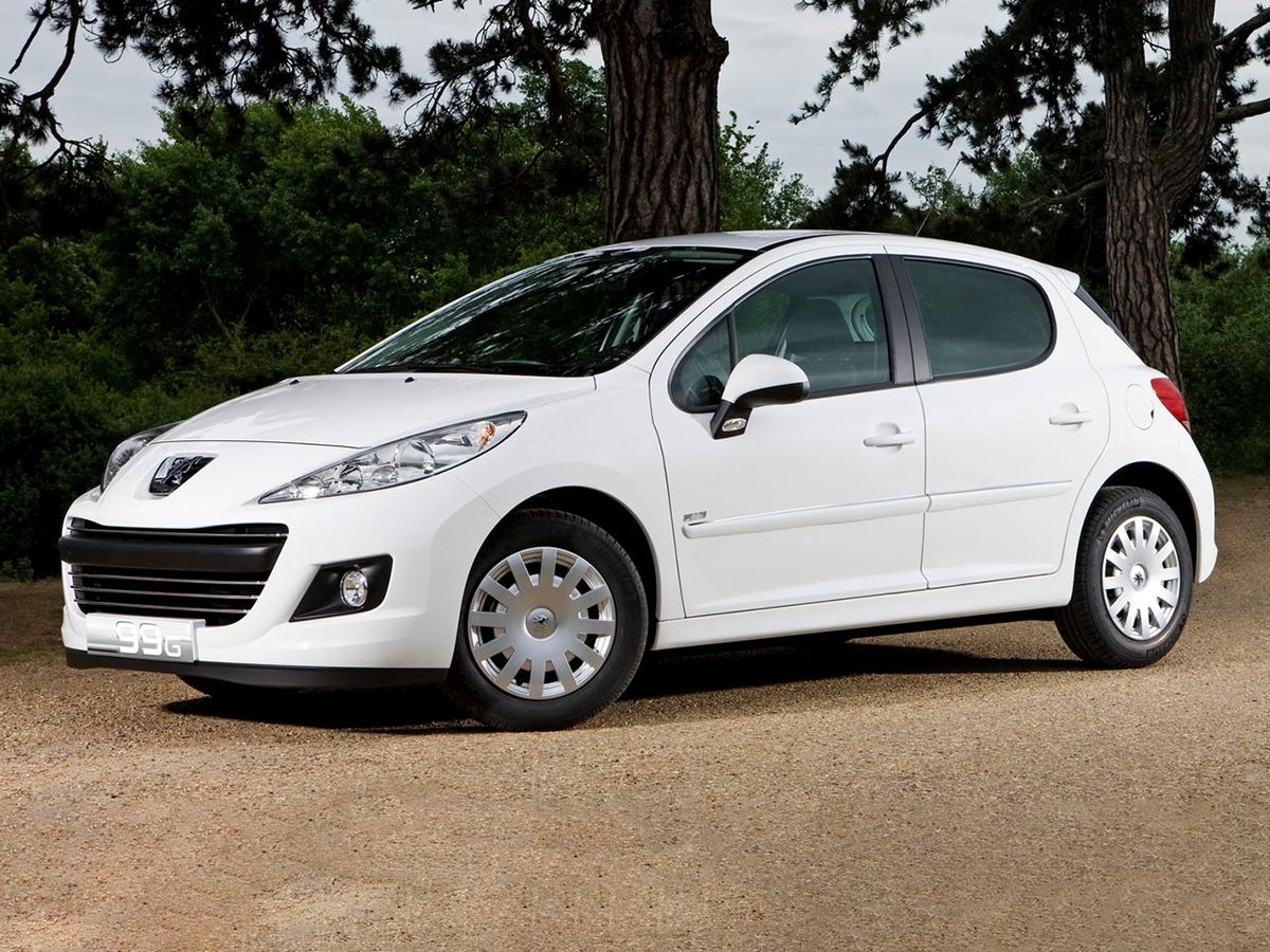 Lanzamiento: Peugeot 207 Compact 2014