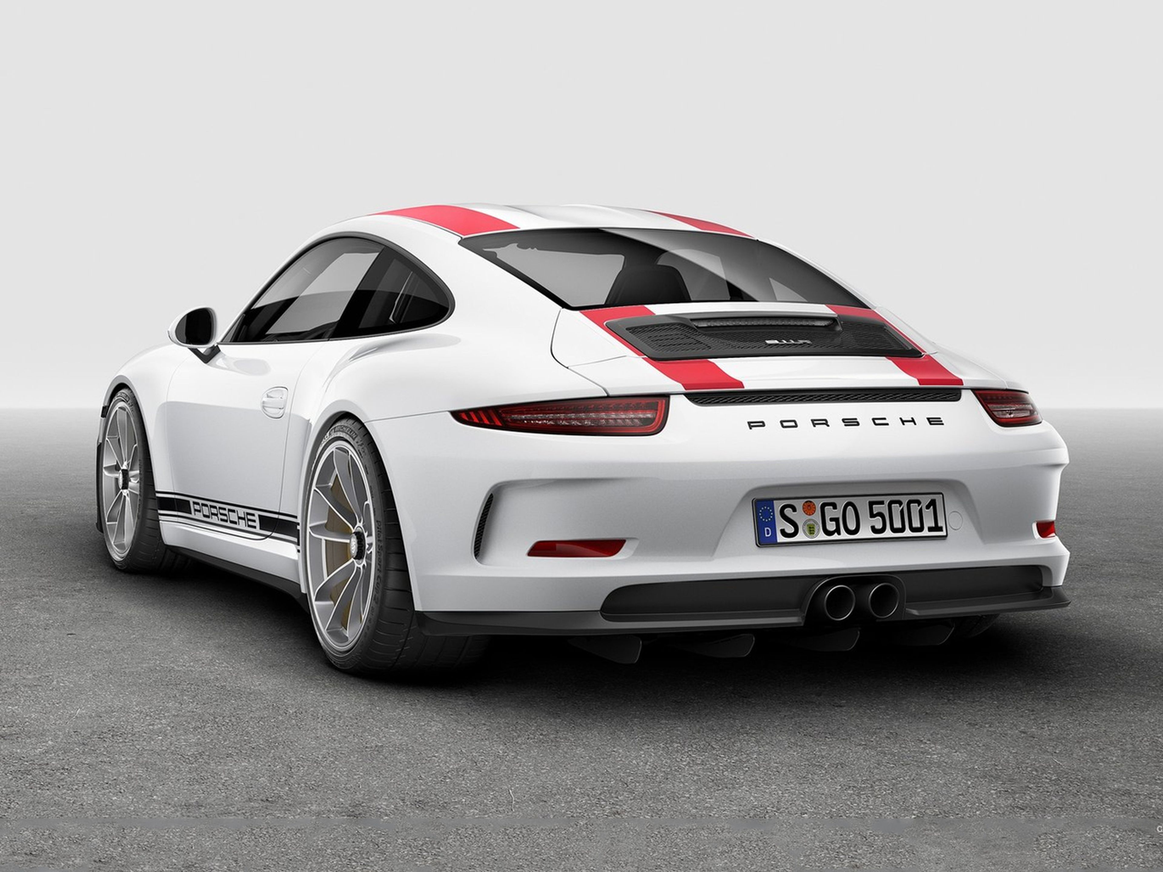Porsche-911_R_2017_C03