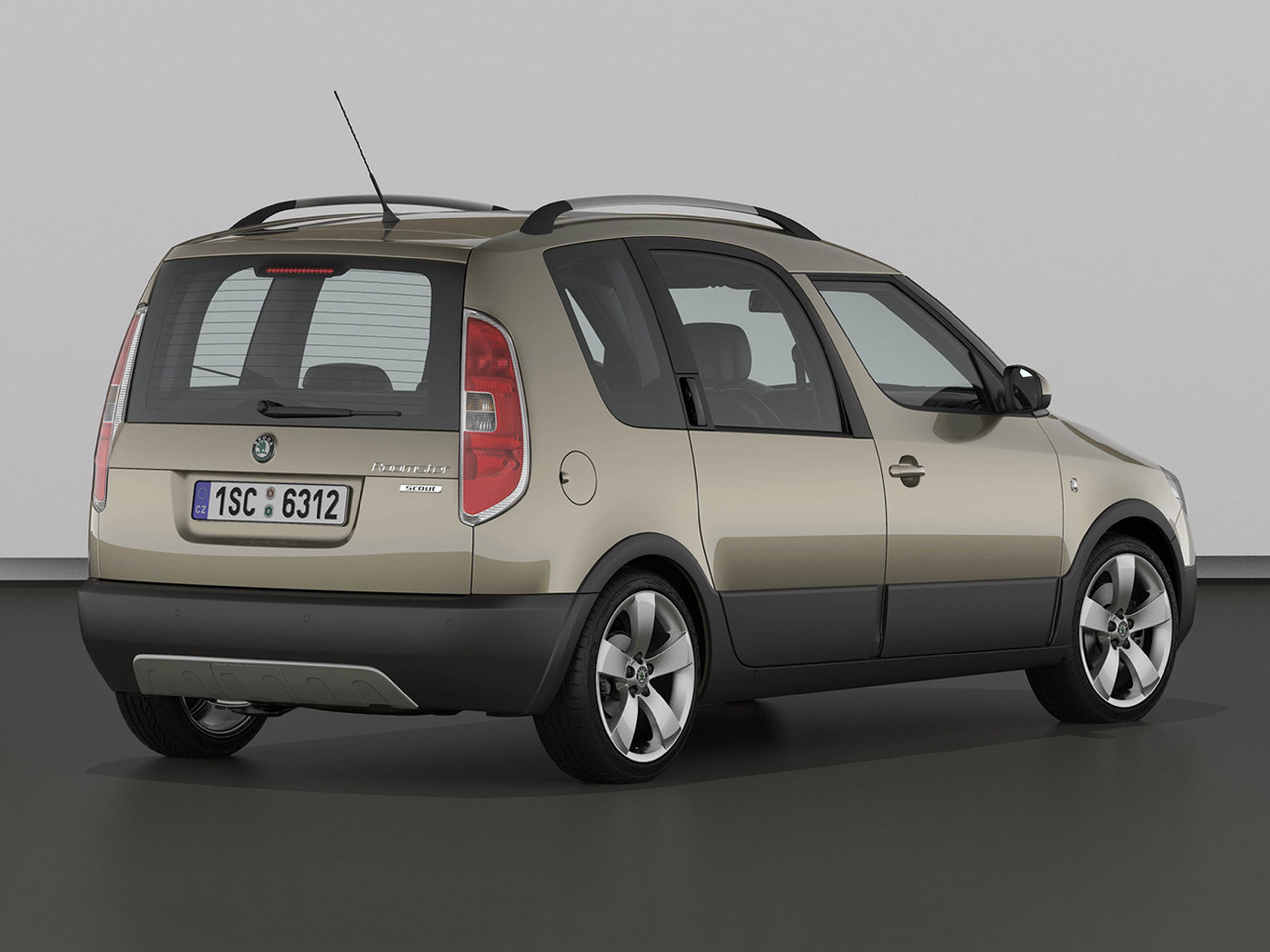 Skoda-Roomster_Scout_2011_C03