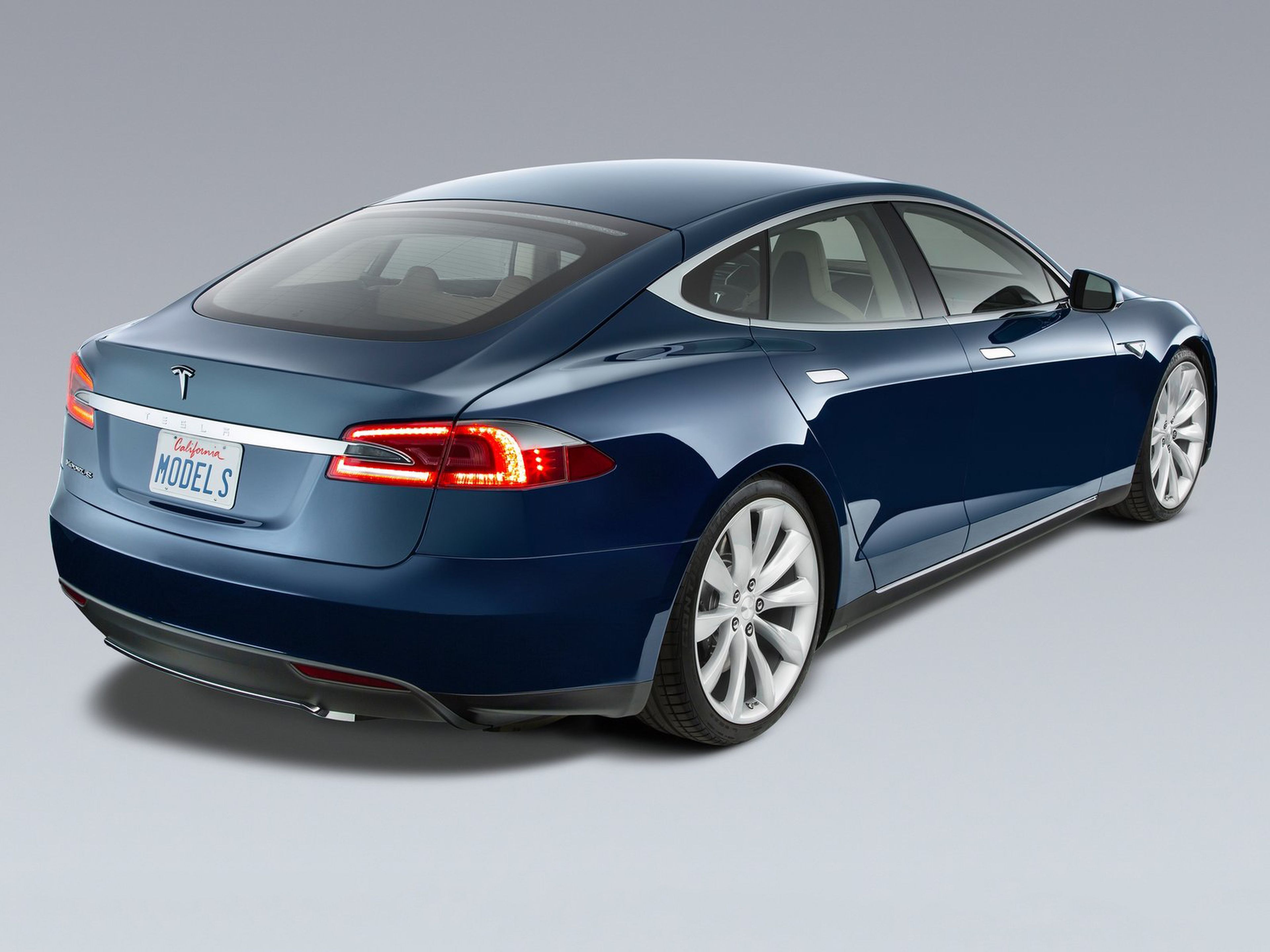 Tesla-Model_S_2013_02