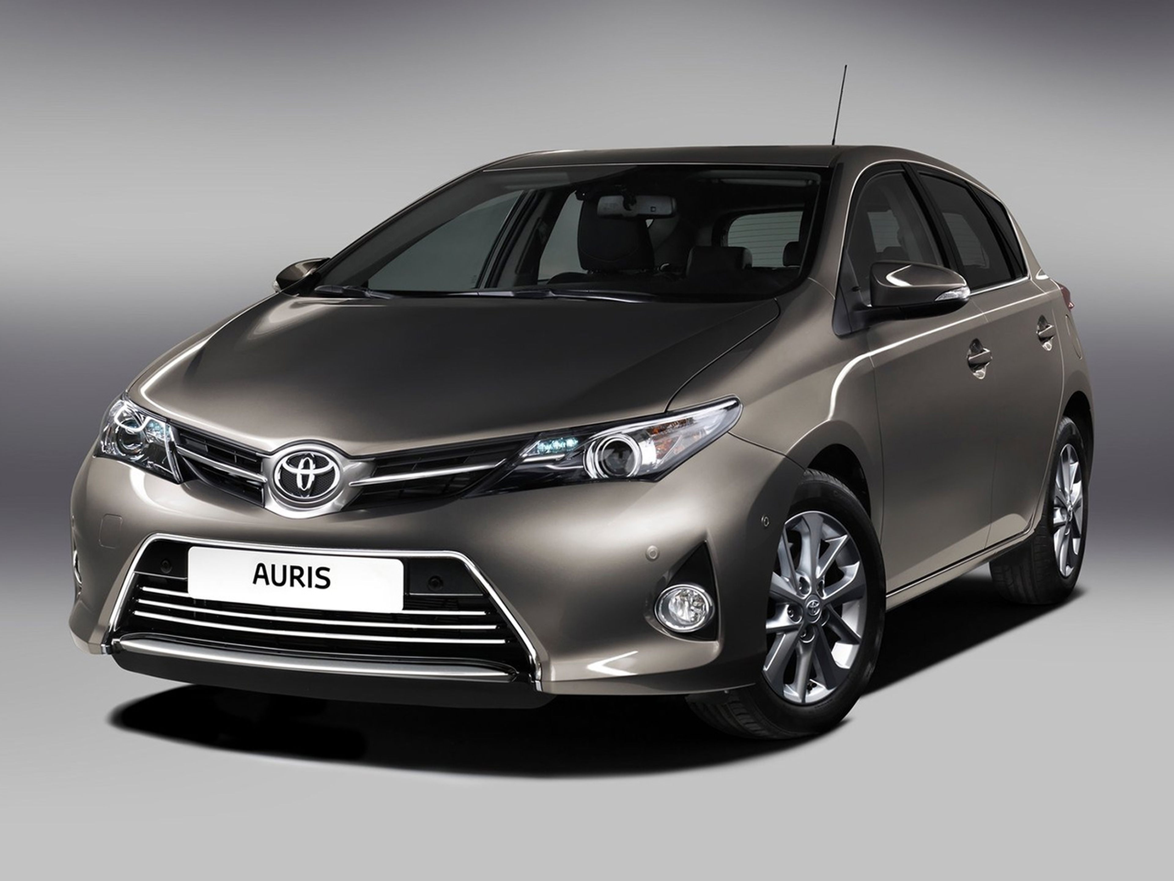 Toyota-Auris-2013-C01