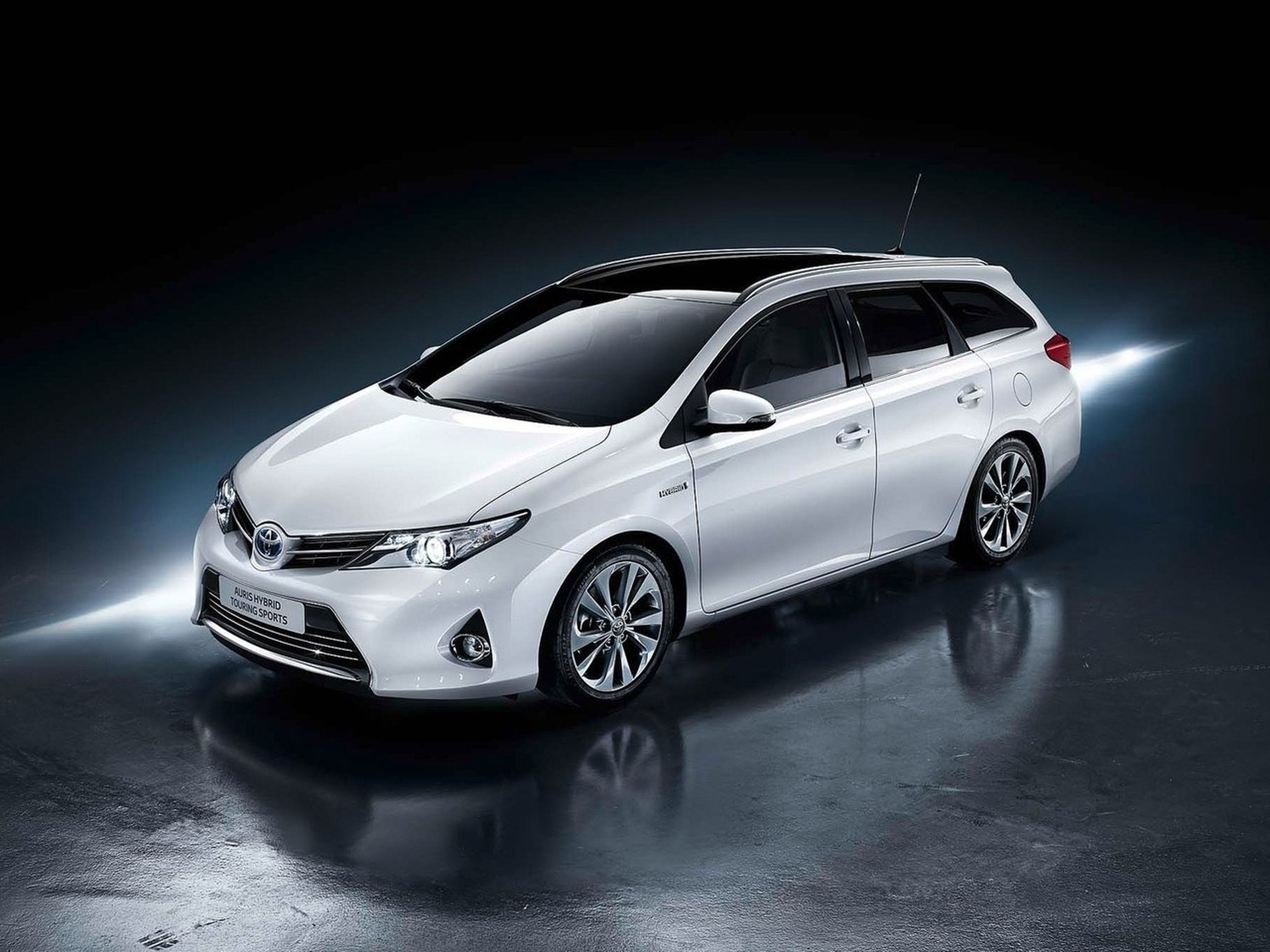 Toyota Auris Touring Sports Hybrid Hybrid Datos técnicos y carcterísticas.