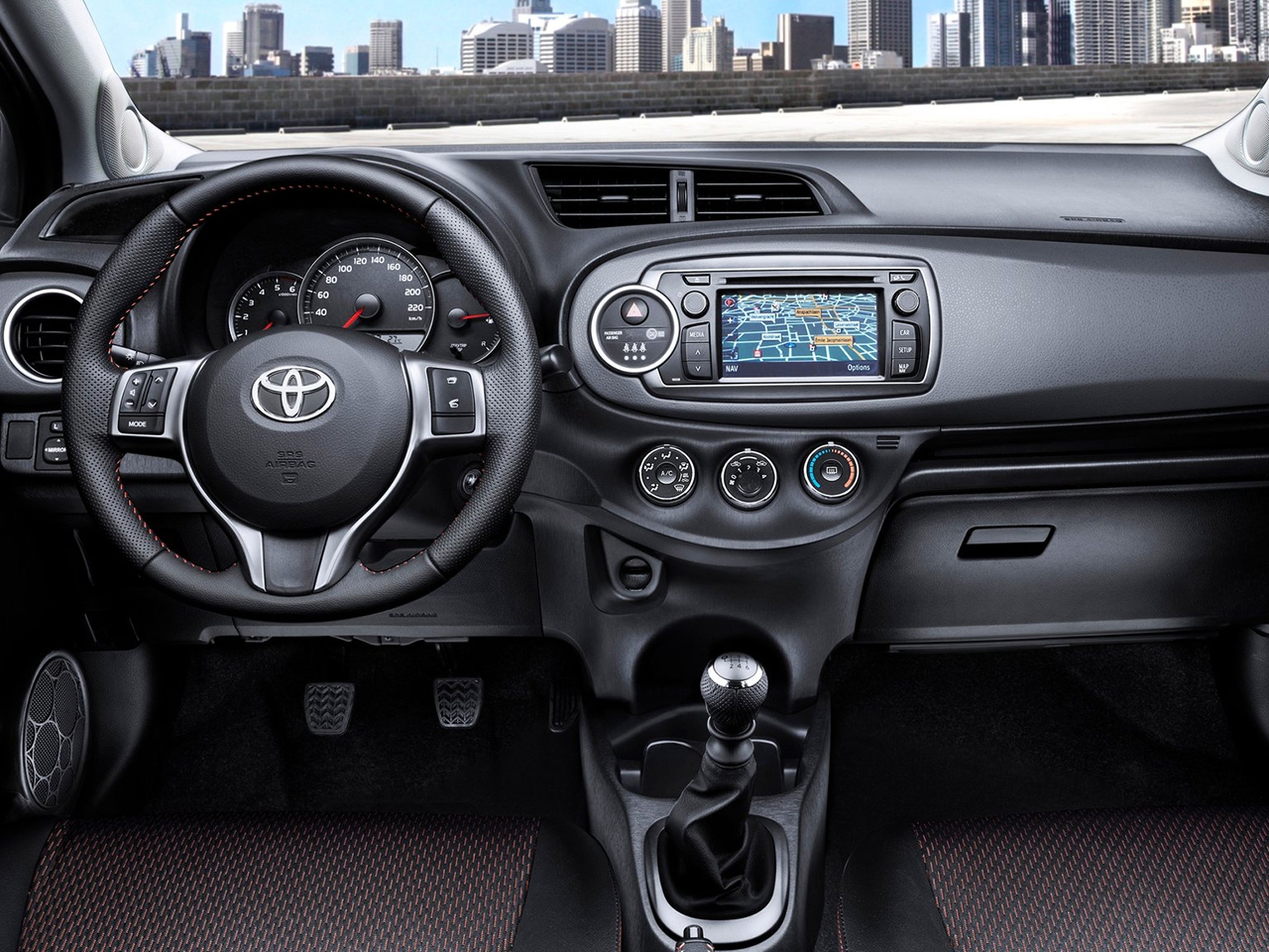 Toyota-Yaris_Trend-2013-C04