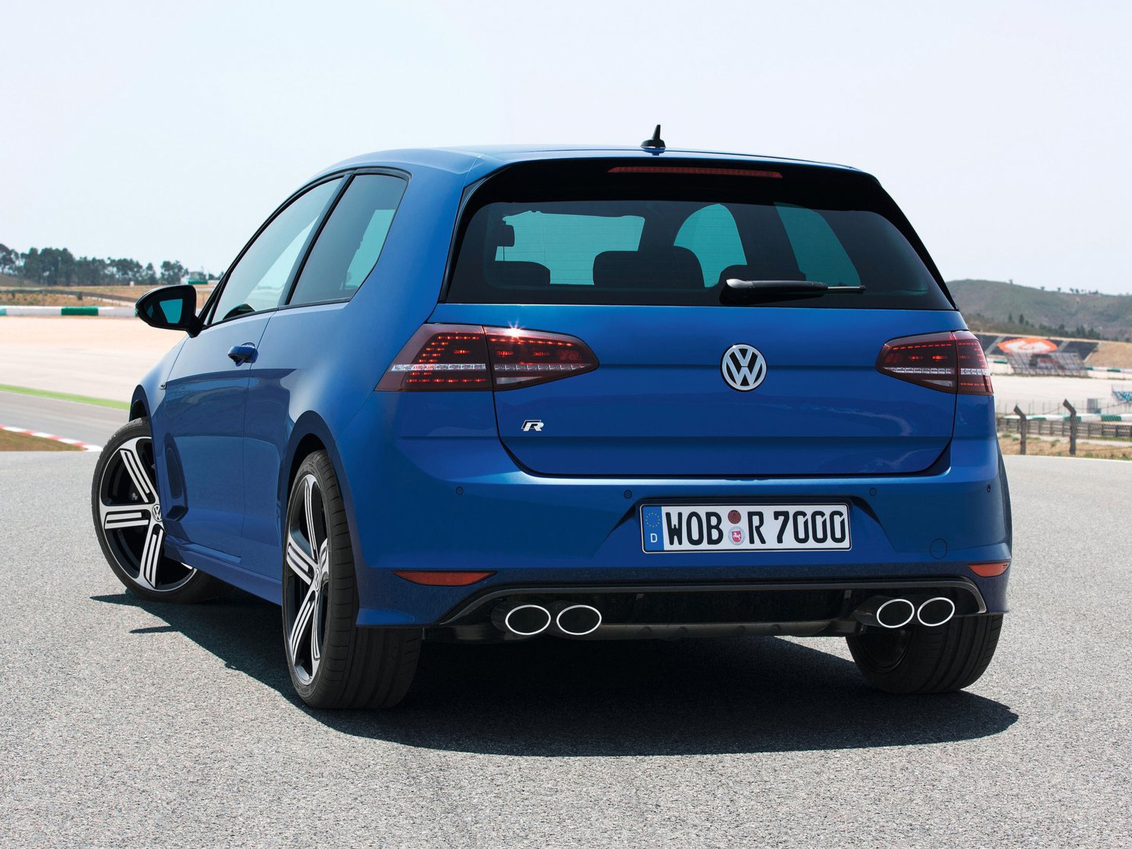 VW-Golf_R_3P_2014_C03