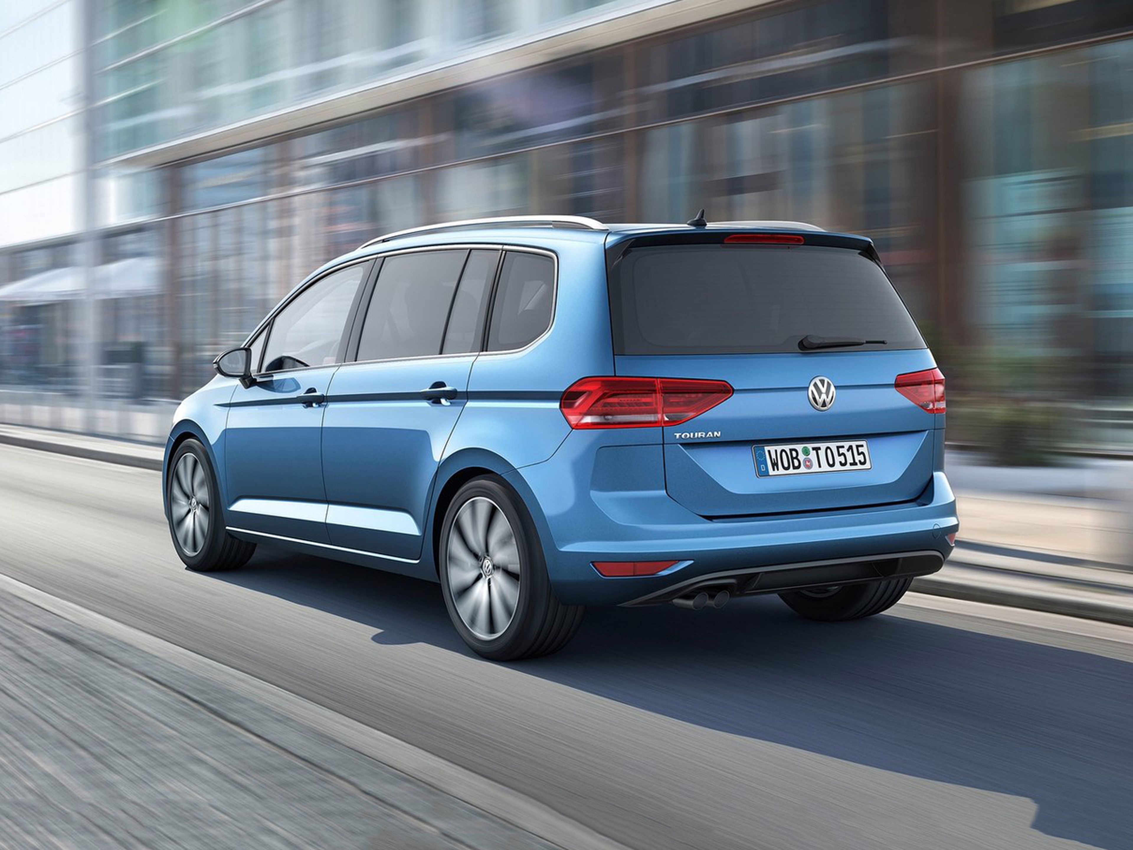 Volkswagen Touran: motores, equipamiento y precios - Carnovo