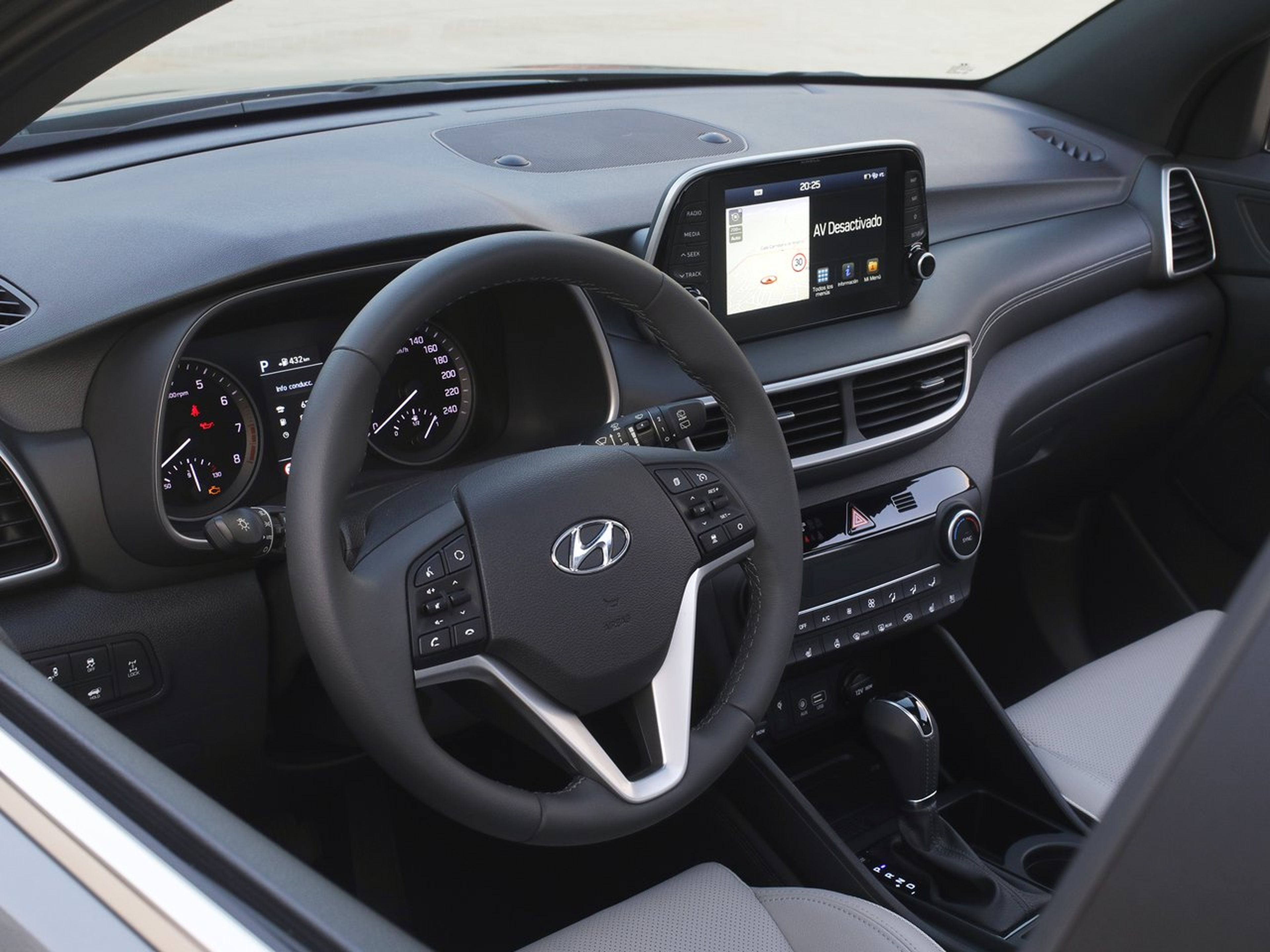 Hyundai Tucson interior