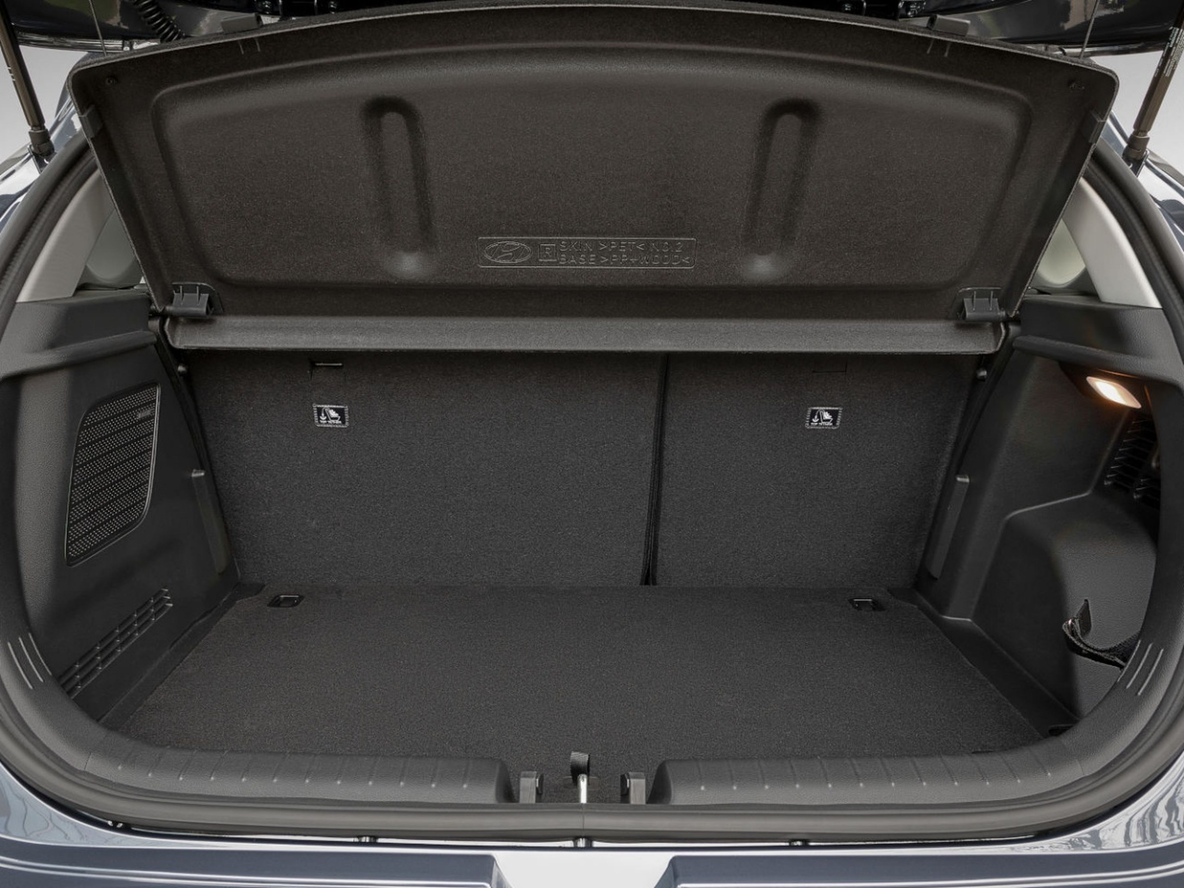 Hyundai i20 interior maletero