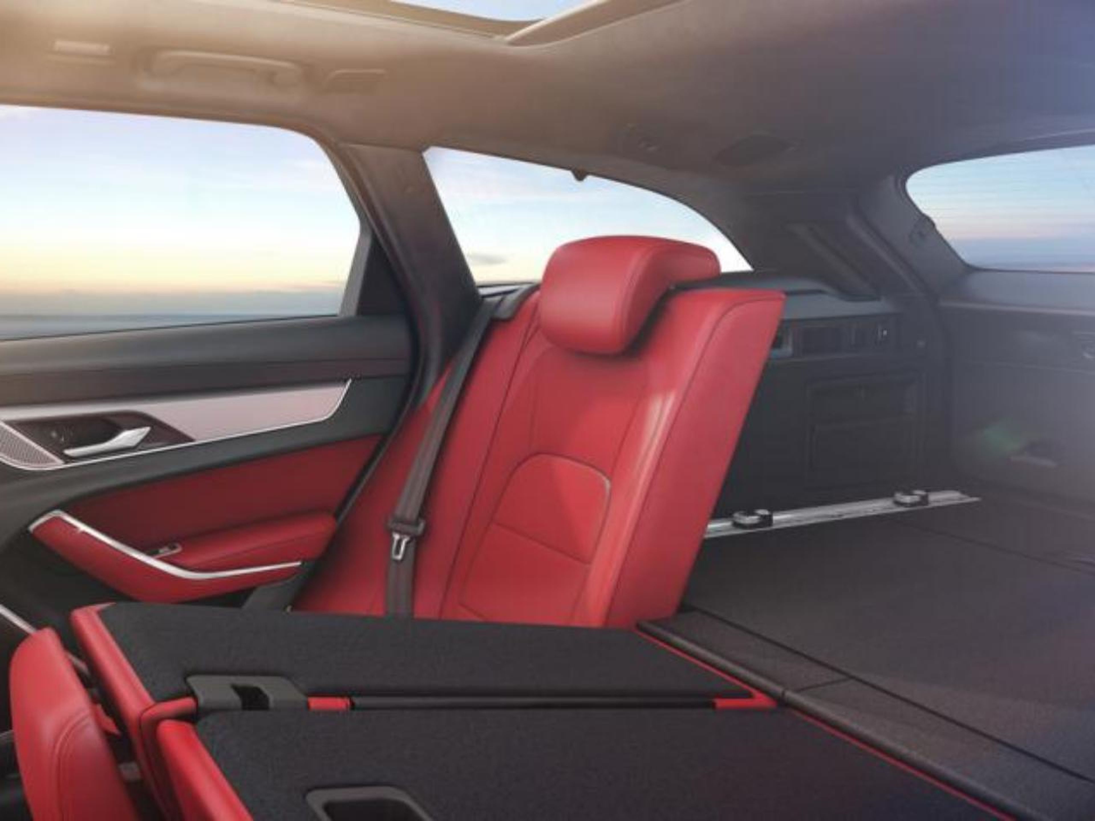 Jaguar XF interior