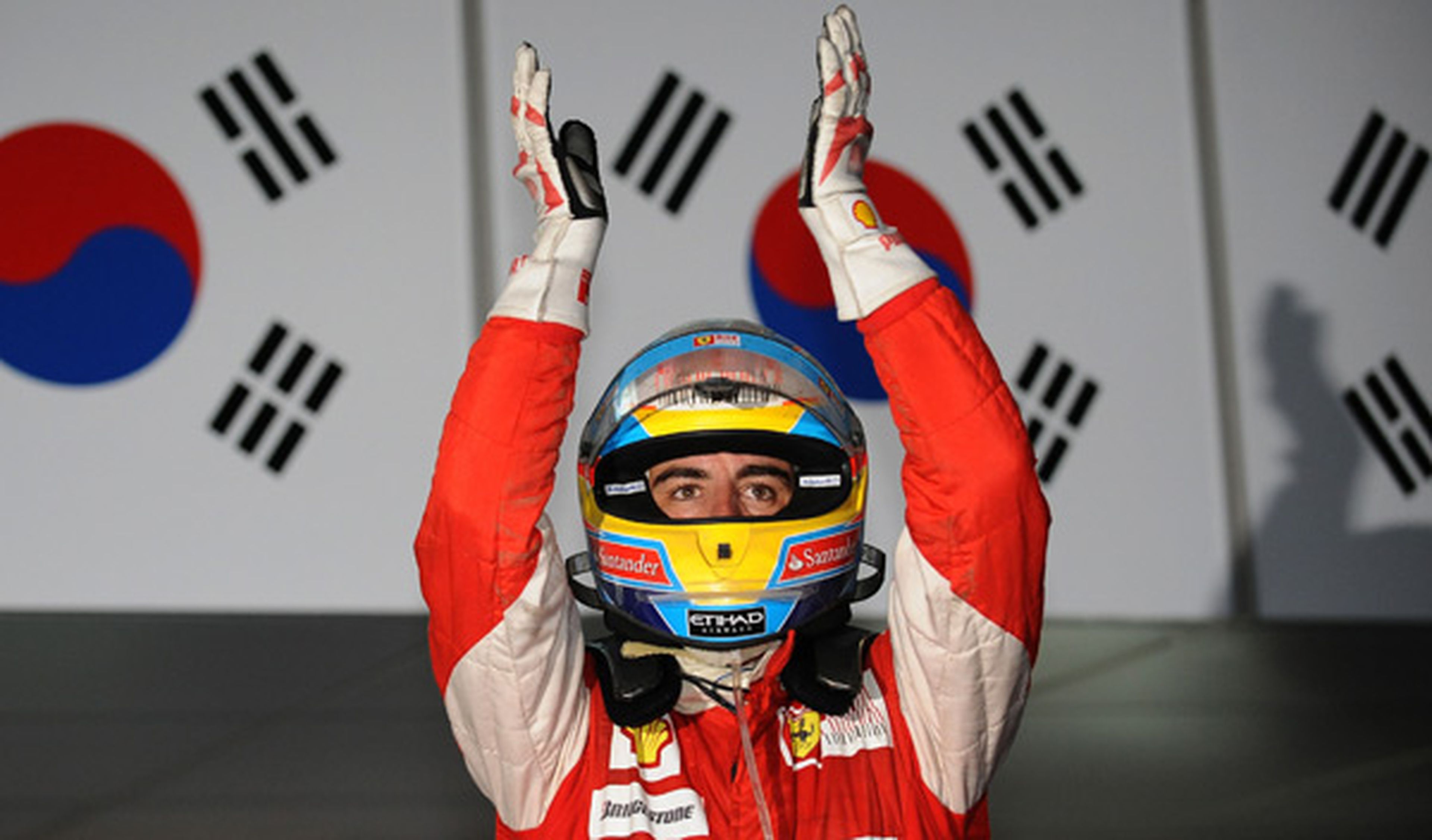 Fernando Alonso celebra su victoria en el GP de Corea