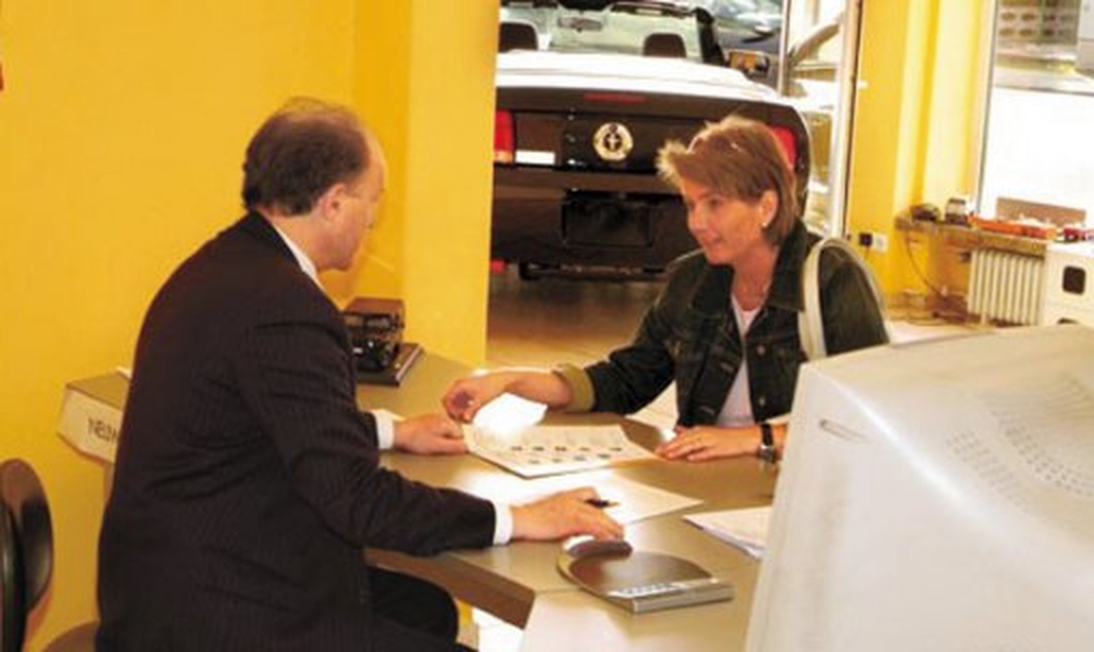 Casi el 40 por ciento de los españoles compraría un coche 'low cost' en 2011