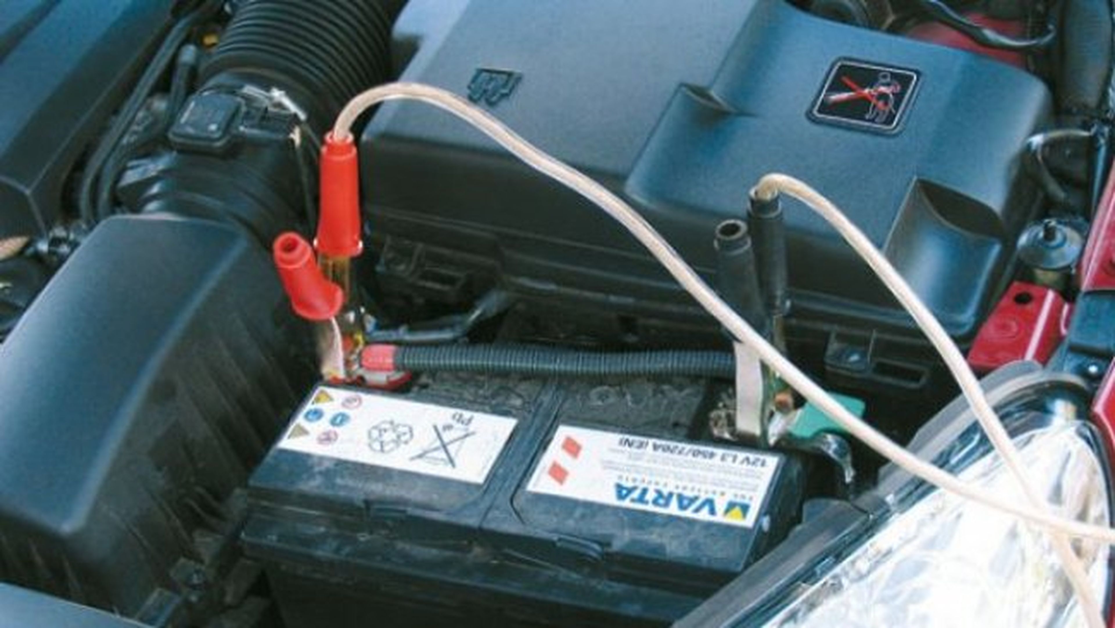 Por qué un coche diésel no puede montar la batería de un gasolina (y  viceversa)