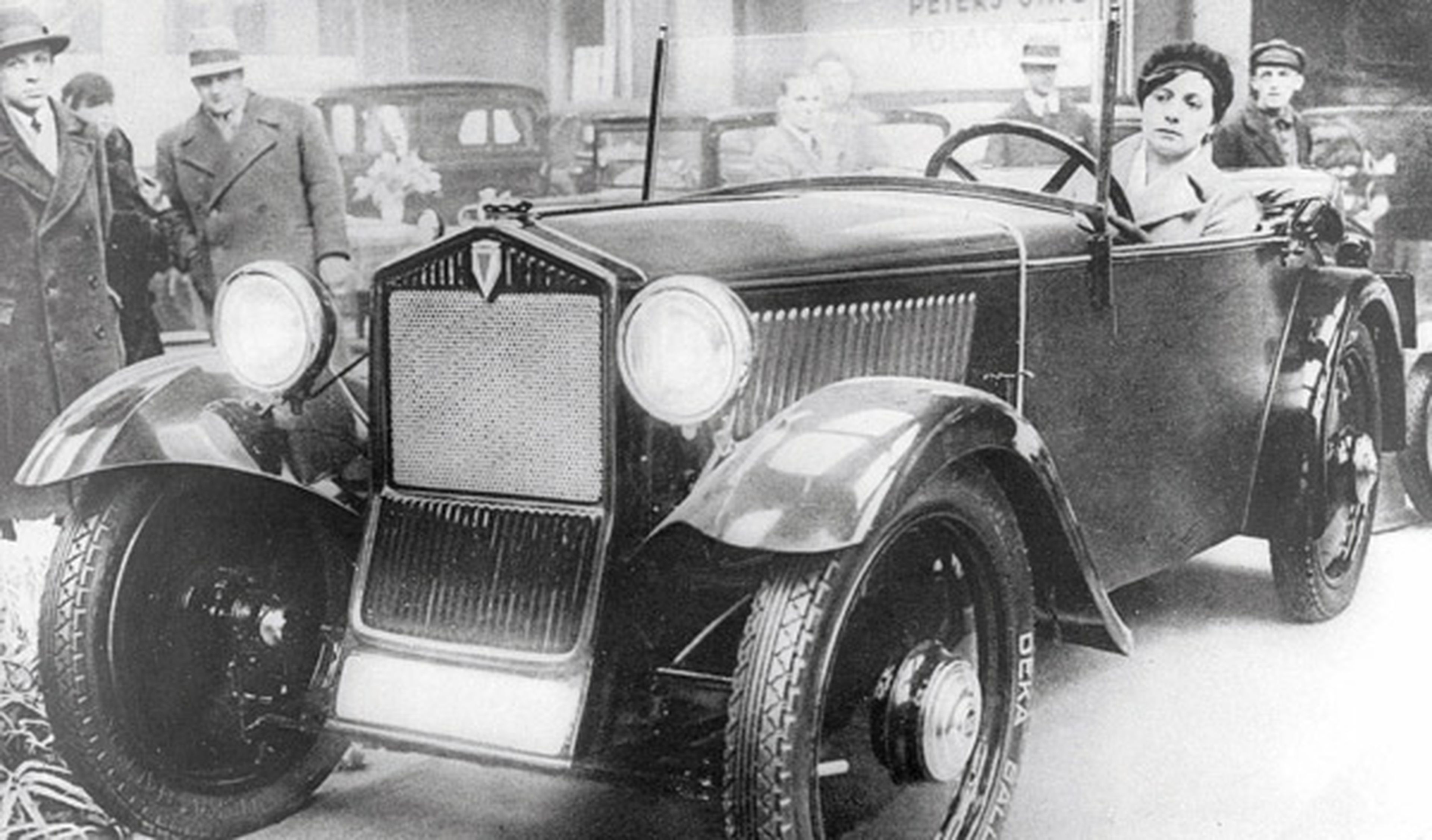 80-años- primer-modelo-traccion-delantera