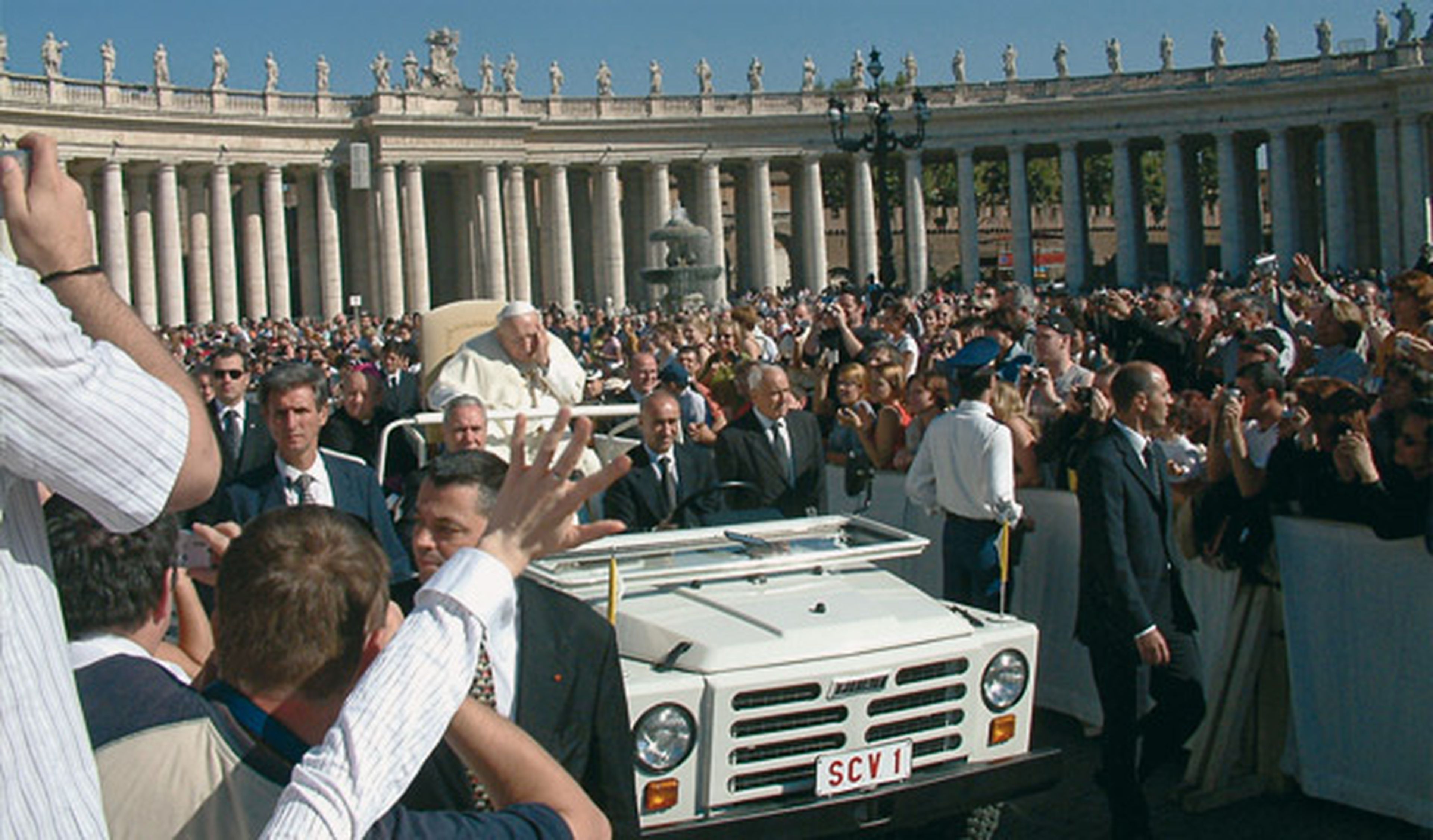 Los coches del Papa: historia de los Papamóviles