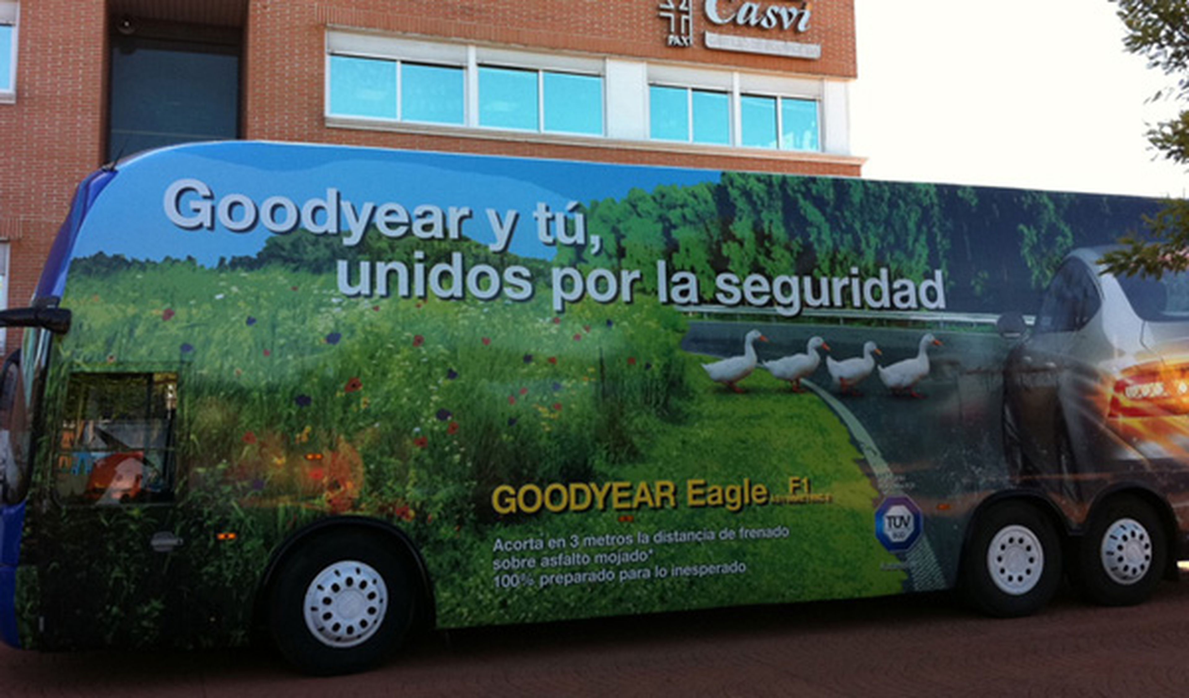 El Autobús Goodyear de Seguridad Vial recorre Madrid y Barcelona