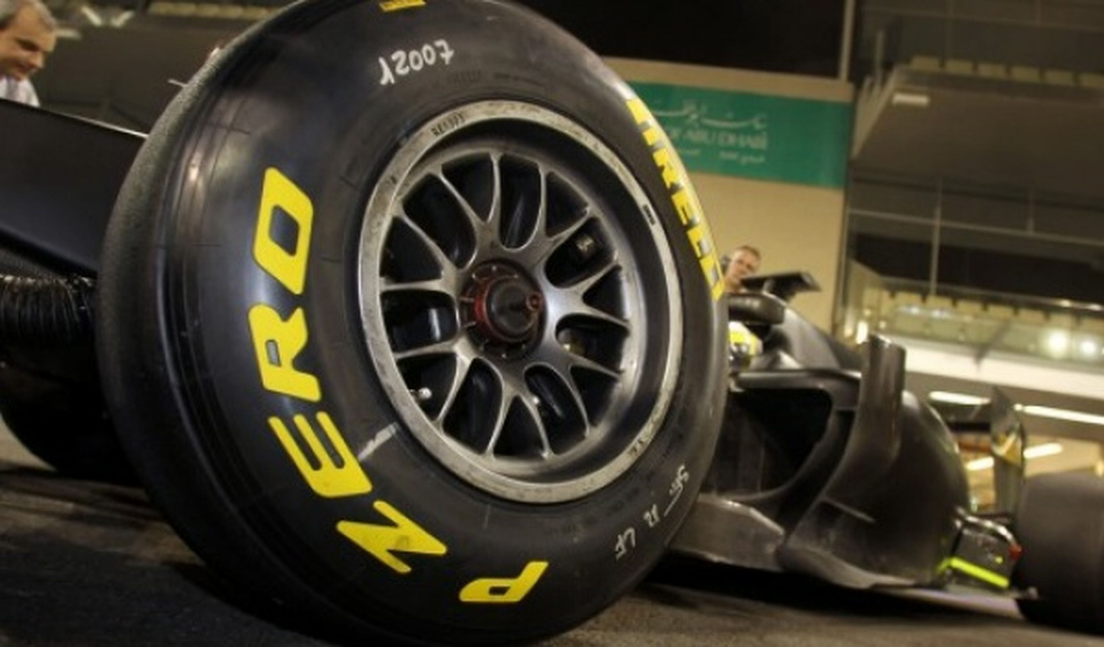 Pirelli rechaza el cambio de neumáticos con bandera roja
