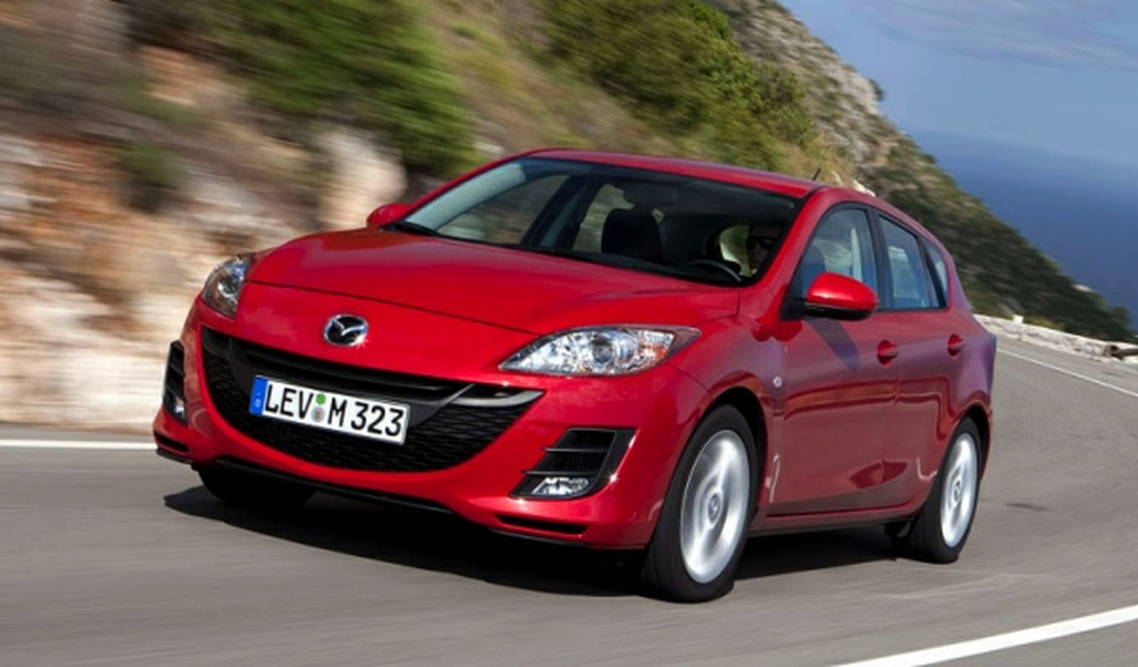 Mazda revisa más de 90.000 unidades