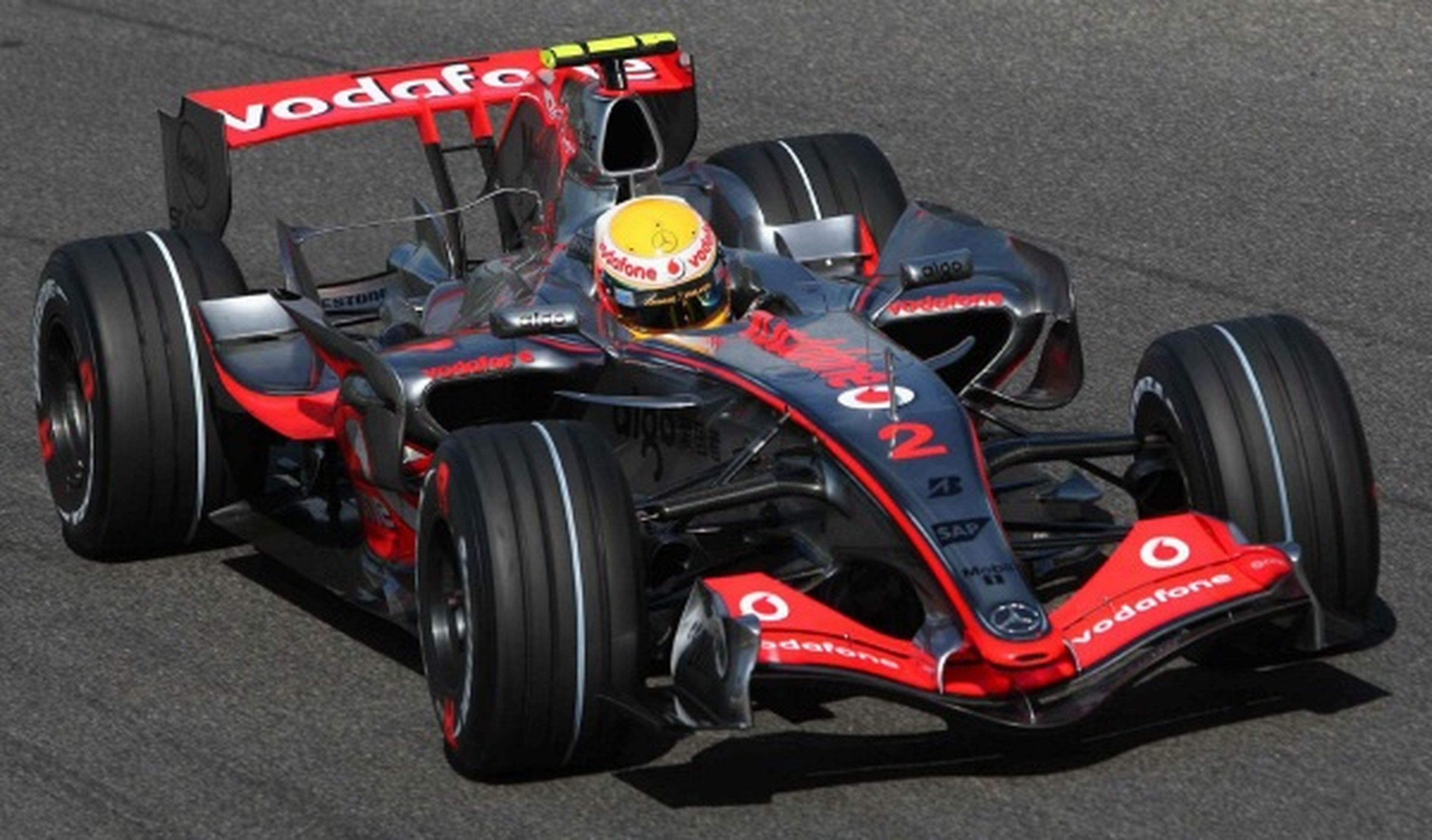 Hamilton desea que McLaren renueve a Button