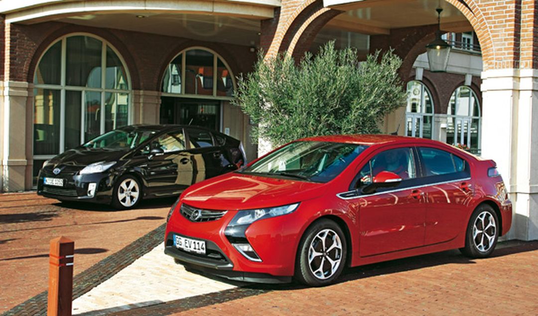 Opel Ampera/Toyota Prius