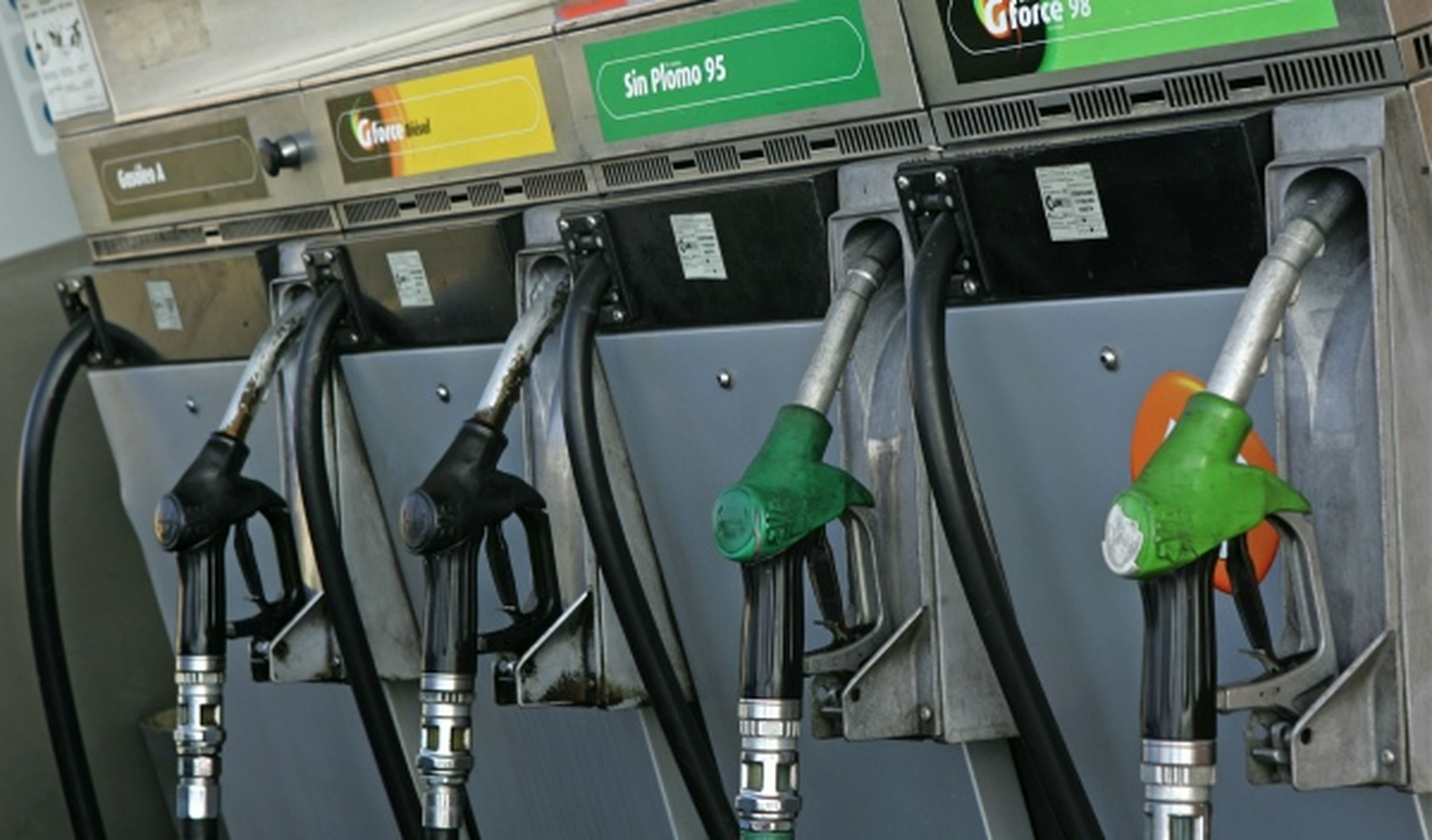 Los precios de los carburantes descienden en agosto